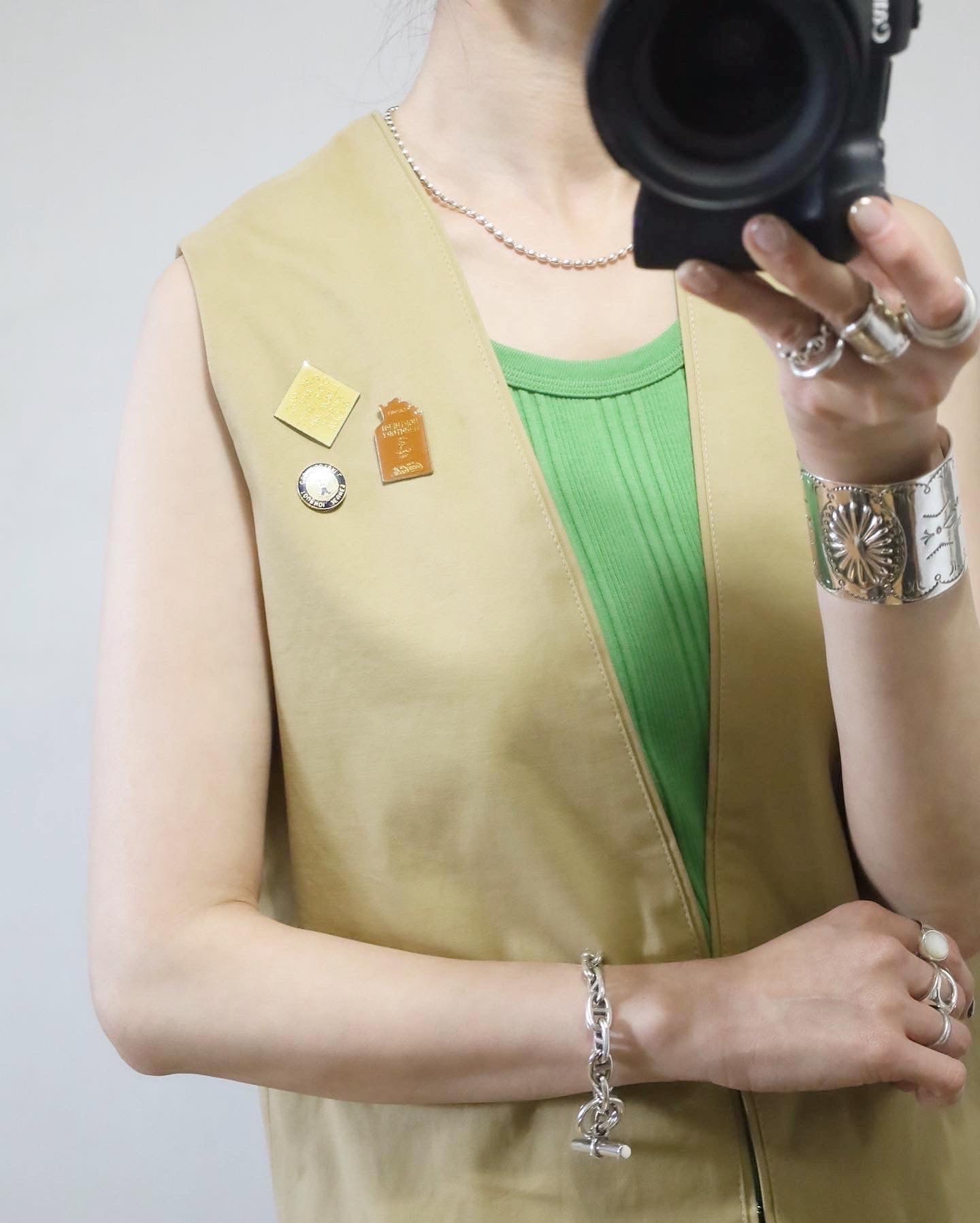 HOWIE 2WAY PINS VEST(Beige)