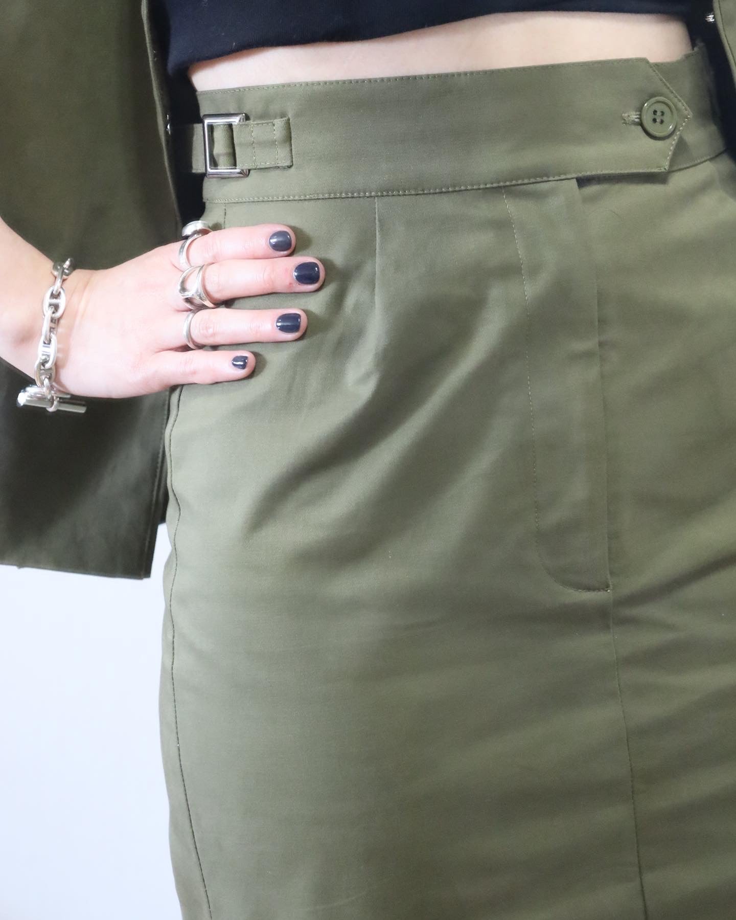 HOWIE SIDE SLIT SKIRT(Khaki)