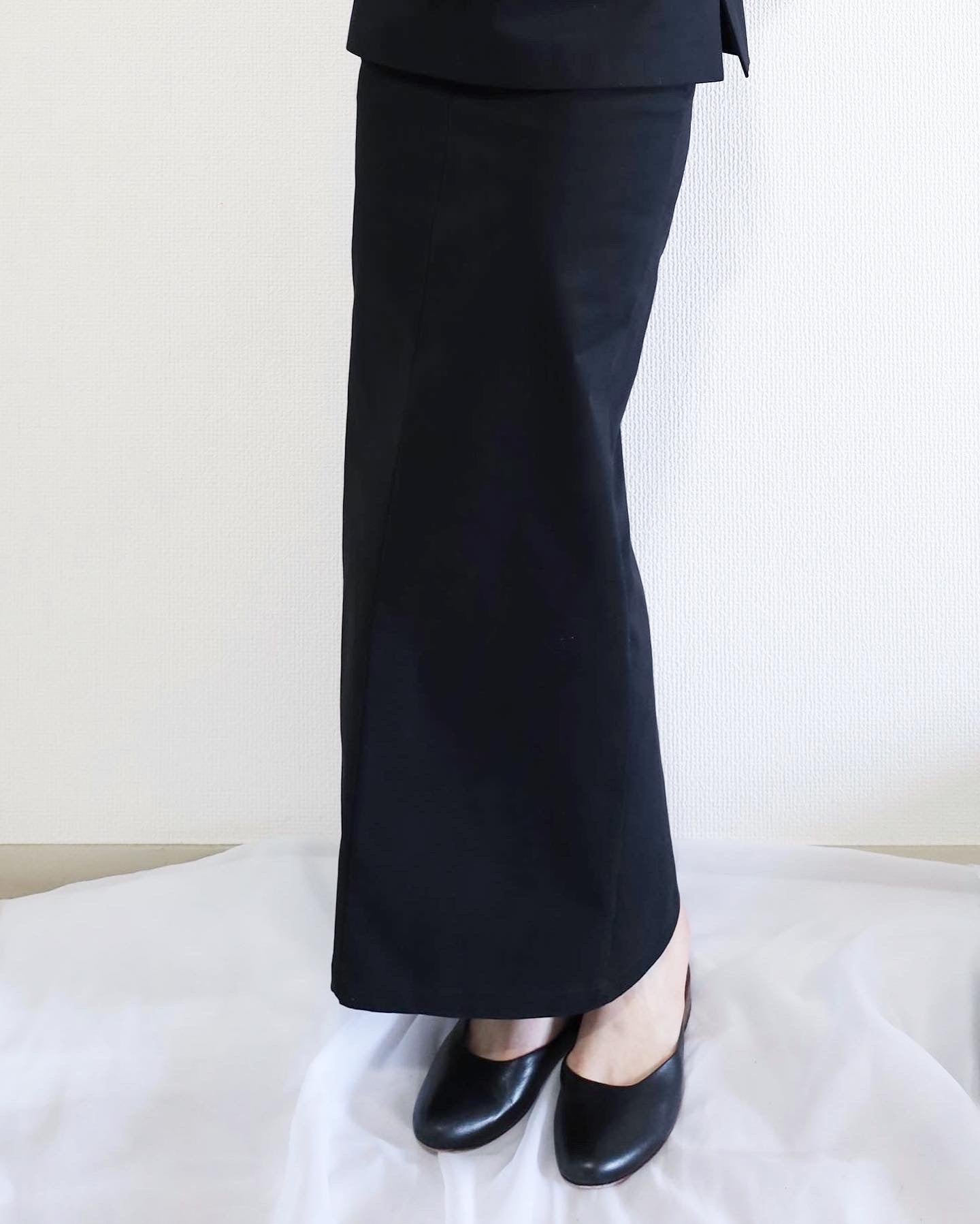 HOWIE SIDE SLIT SKIRT(Black)