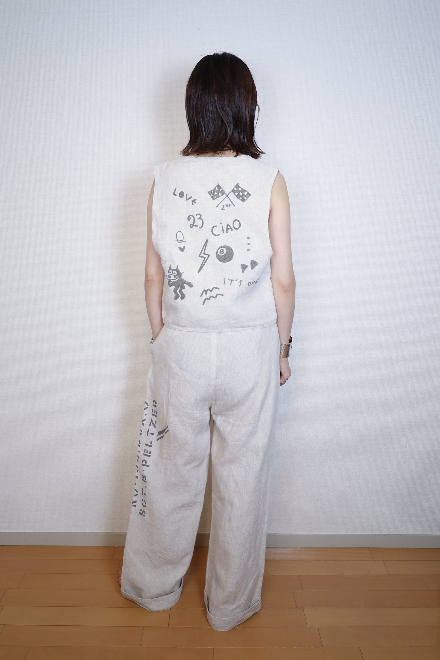 HOWIE embroidery linen vest (beige)