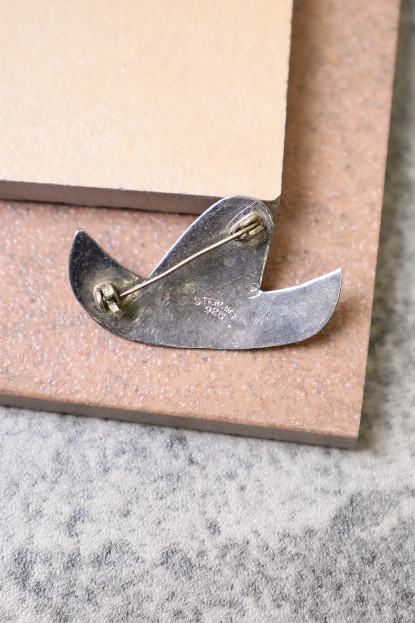 110 / MEXICAN HAT SILVER BROOCH
