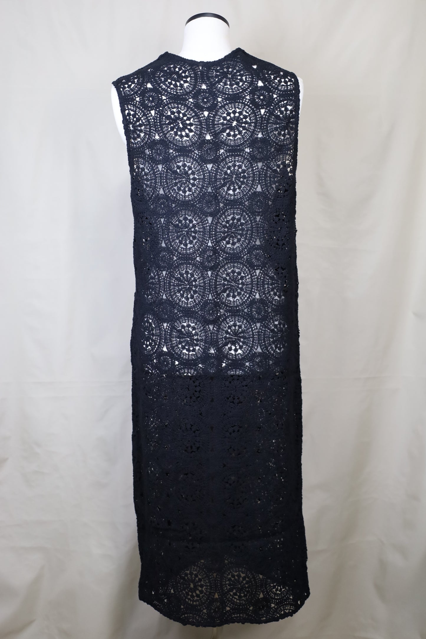 HOWIE LONG CROCHET VEST (Black)