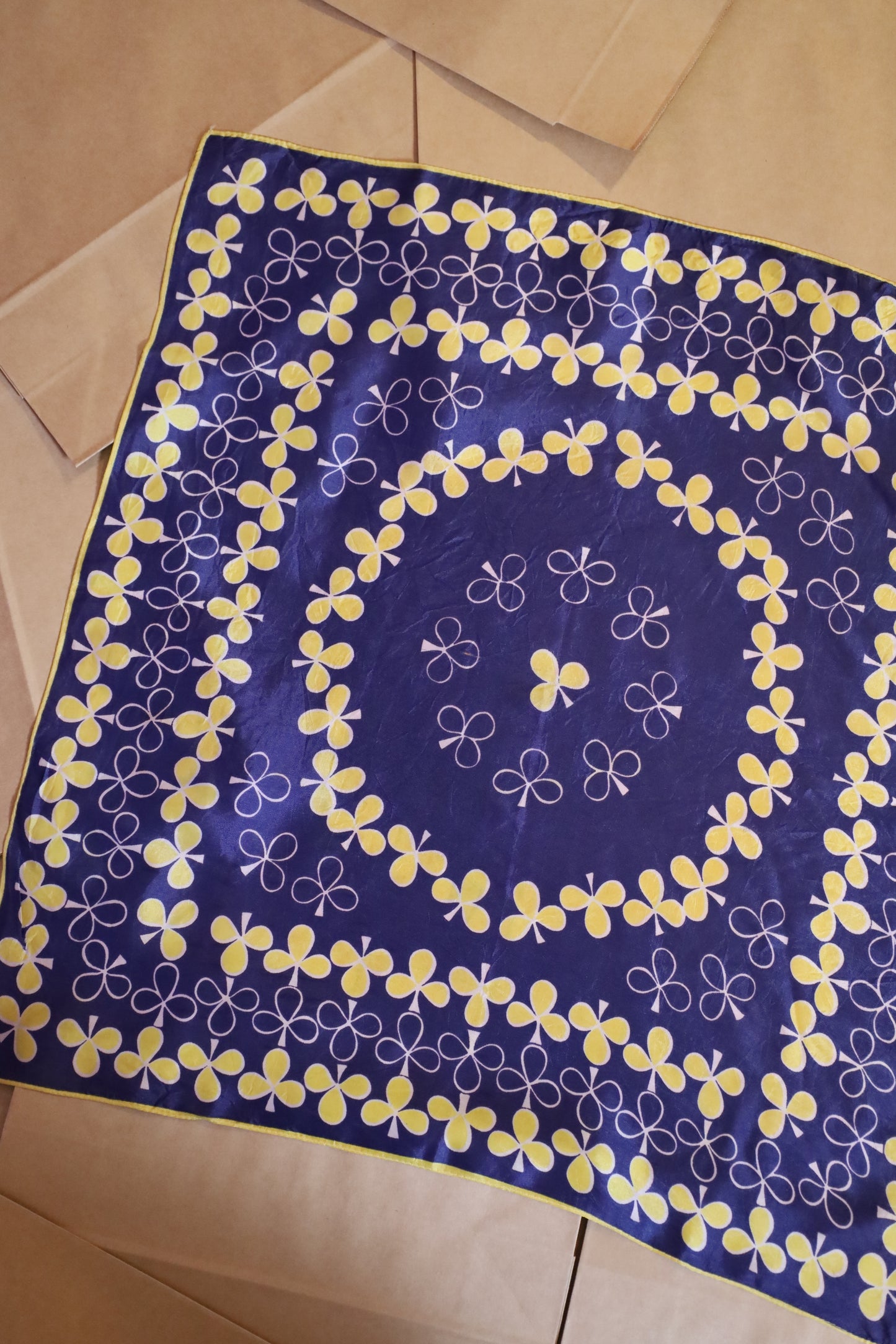 4 / USED scarf
