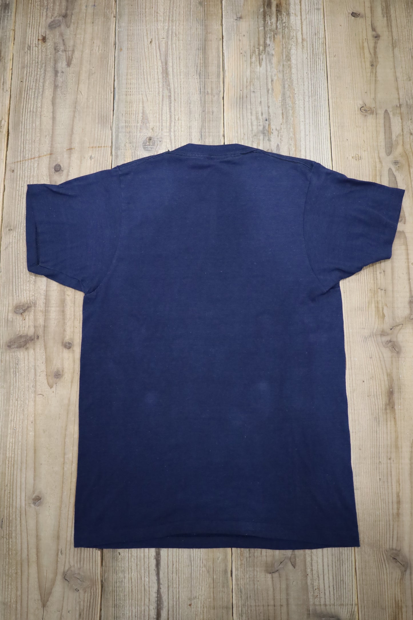 E752 / 1980's Velva sheen TGIS smurf print tee