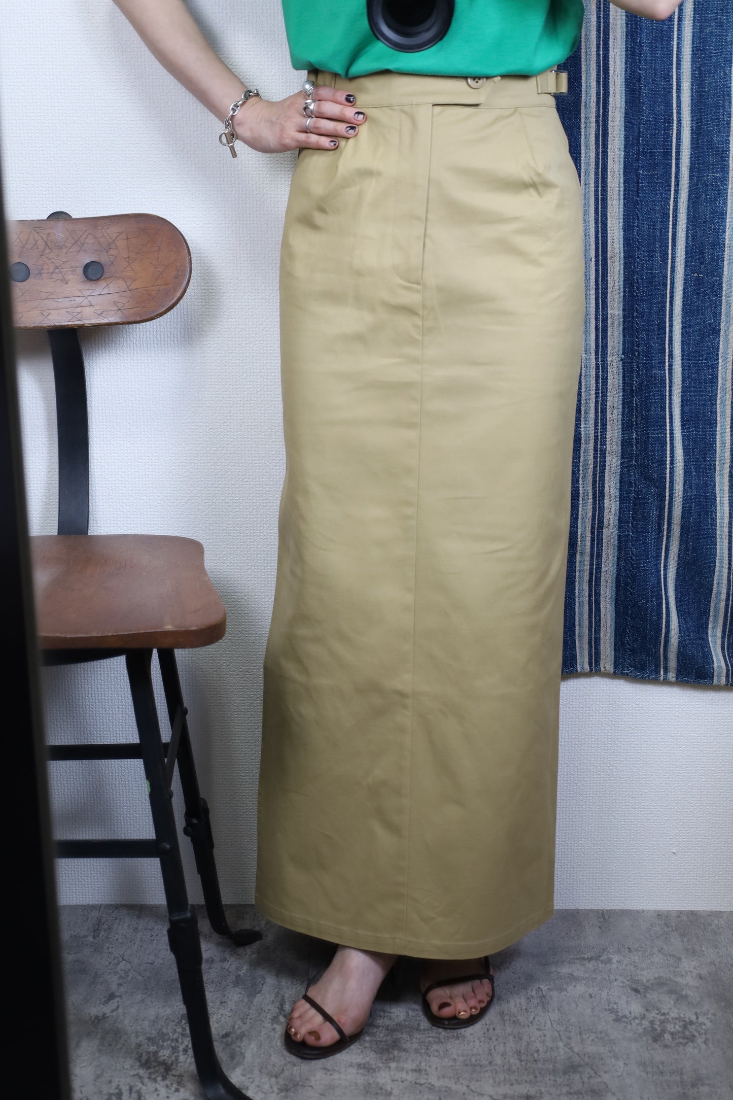 HOWIE SIDE SLIT SKIRT(Beige)