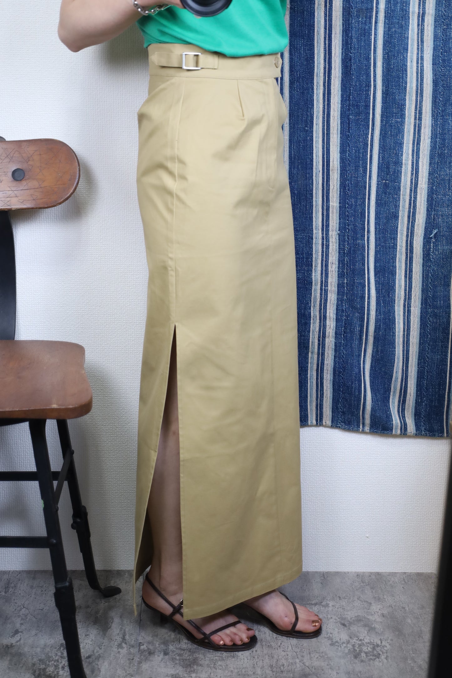 HOWIE SIDE SLIT SKIRT(Beige)