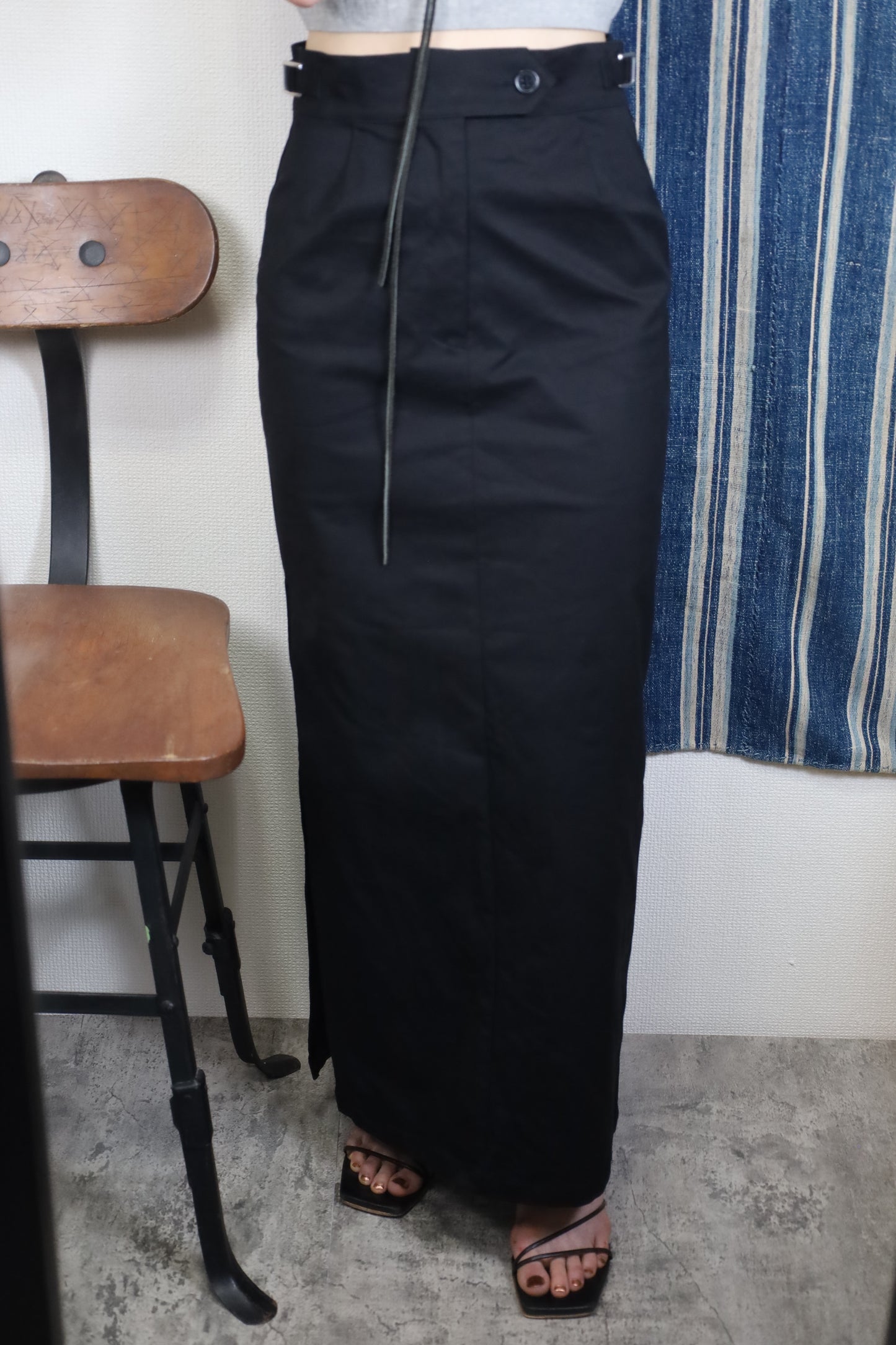 HOWIE SIDE SLIT SKIRT(Black)