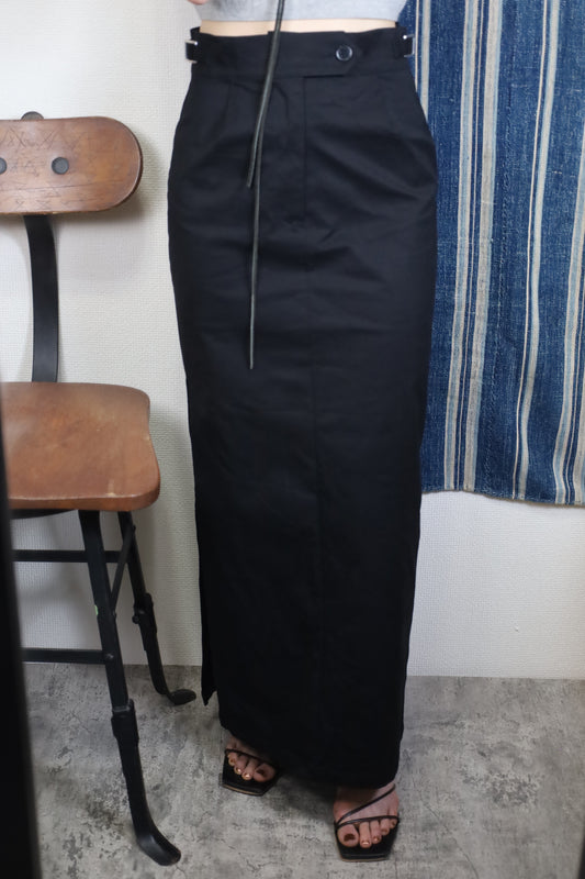 HOWIE SIDE SLIT SKIRT(Black)