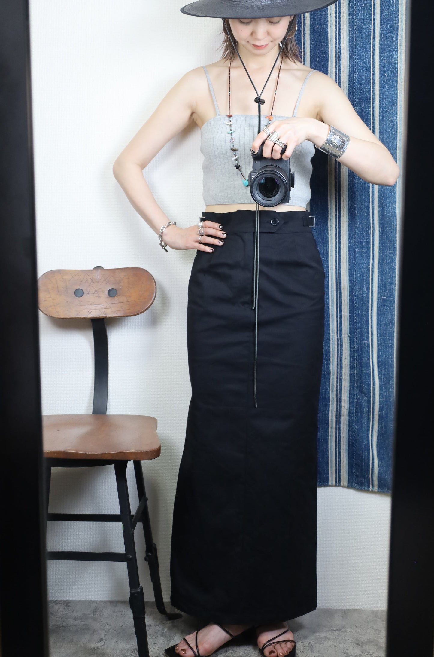 HOWIE SIDE SLIT SKIRT(Black)