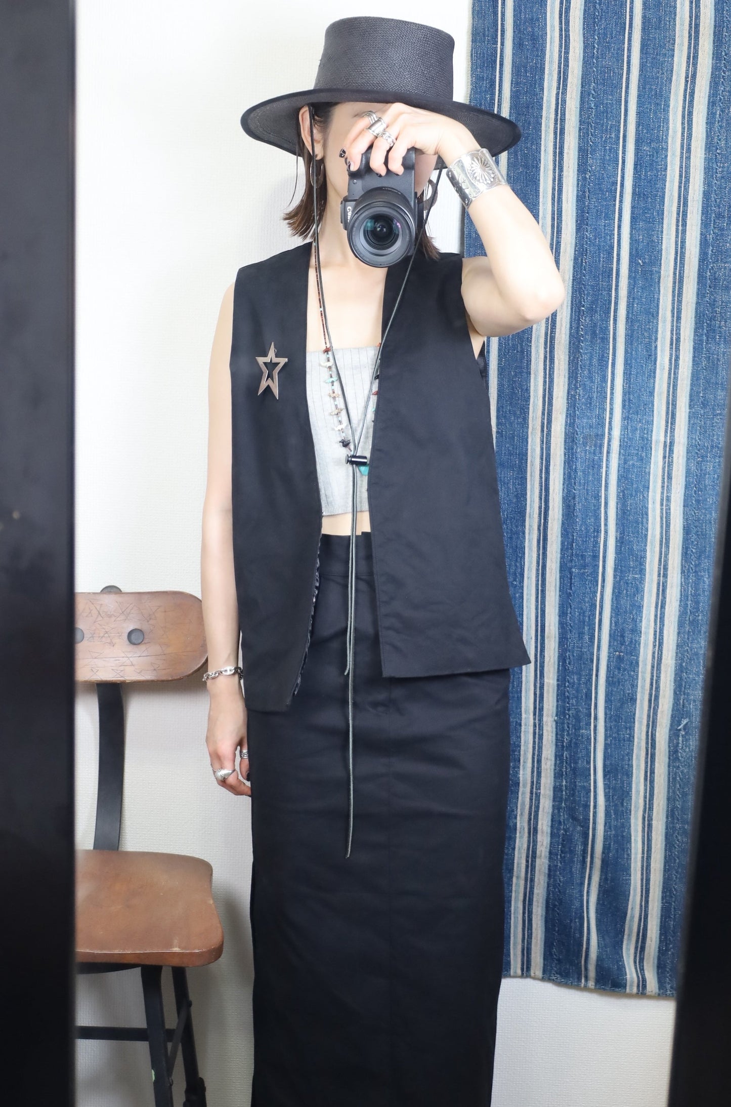 HOWIE SIDE SLIT SKIRT(Black)