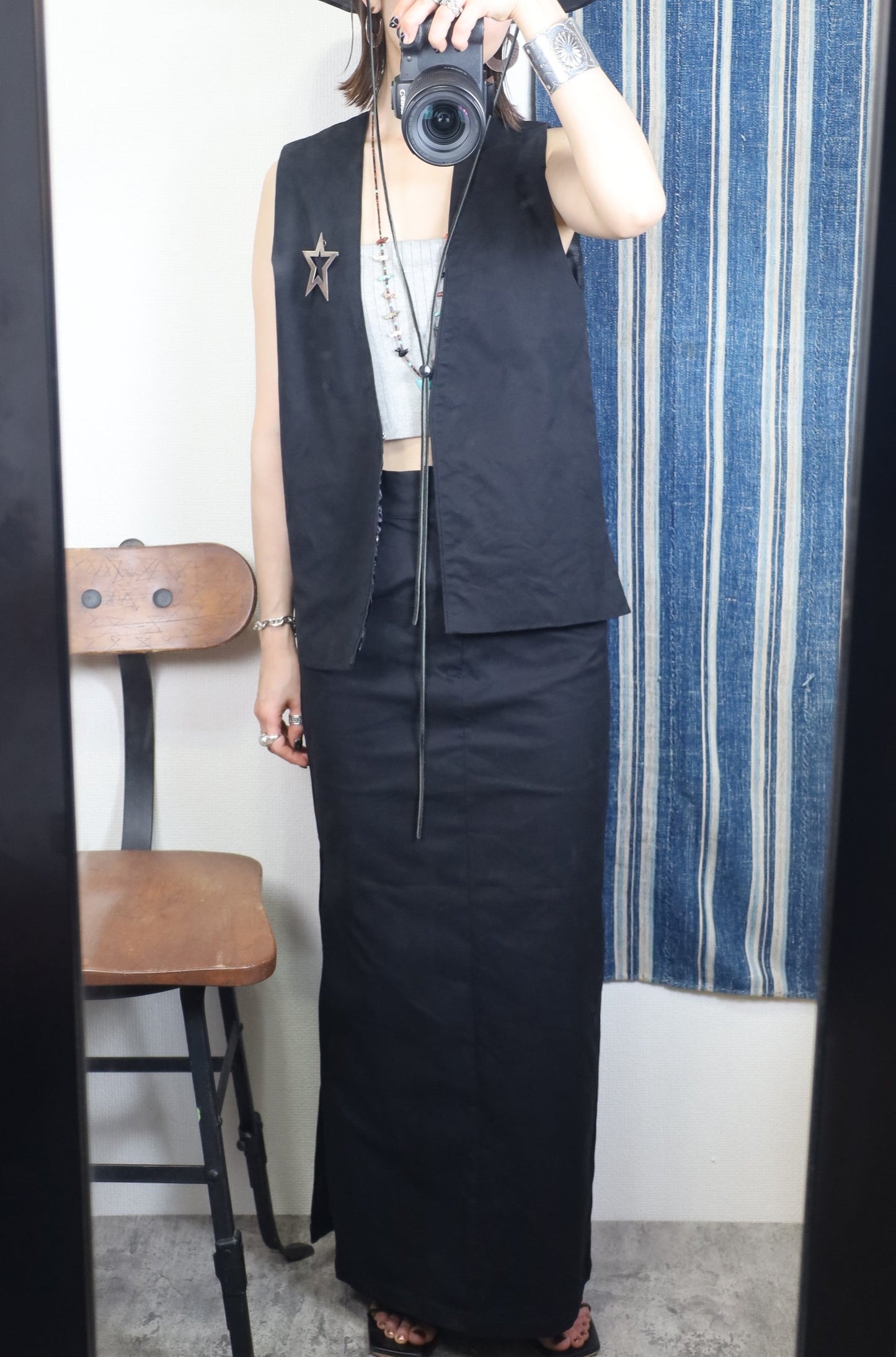 HOWIE SIDE SLIT SKIRT(Black)