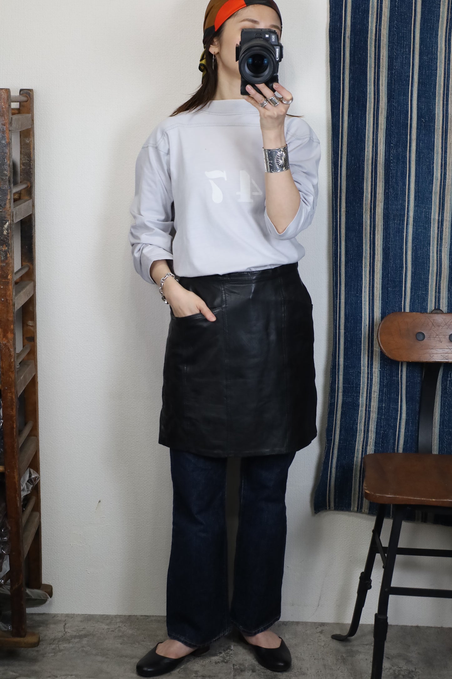 B179 / 1990's FRONT PAGE Geniune leather skirt