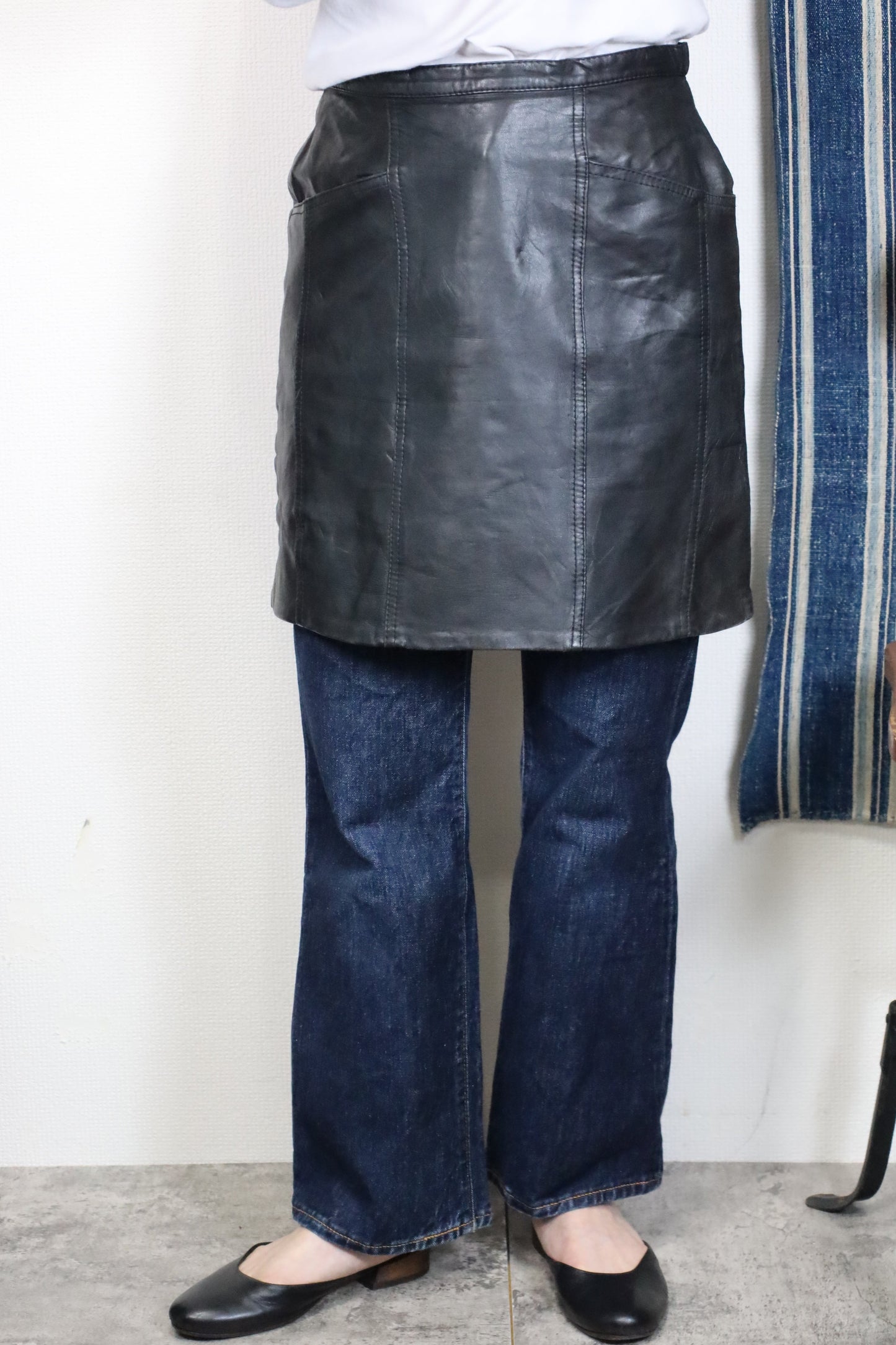 B179 / 1990's FRONT PAGE Geniune leather skirt