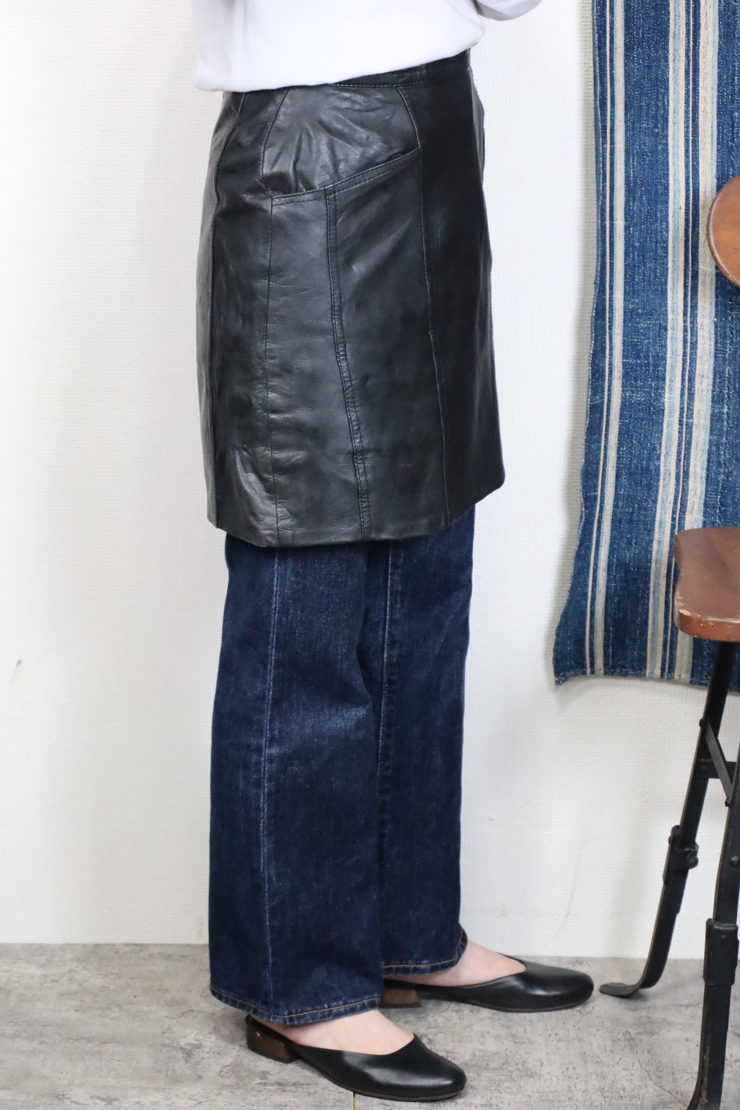 B179 / 1990's FRONT PAGE Geniune leather skirt