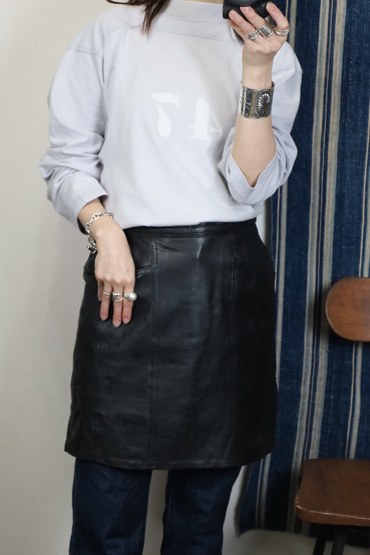 B179 / 1990's FRONT PAGE Geniune leather skirt