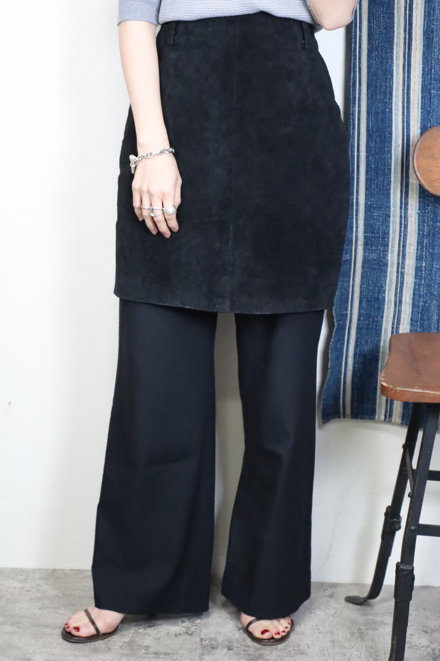 B181 / 1990's EXPRESS Geniune leather skirt