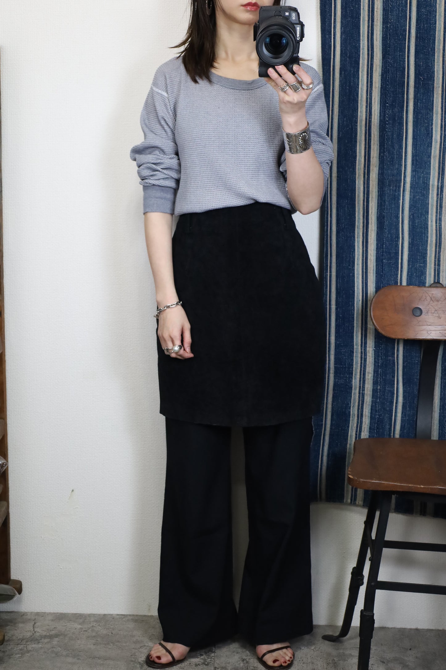 B181 / 1990's EXPRESS Geniune leather skirt