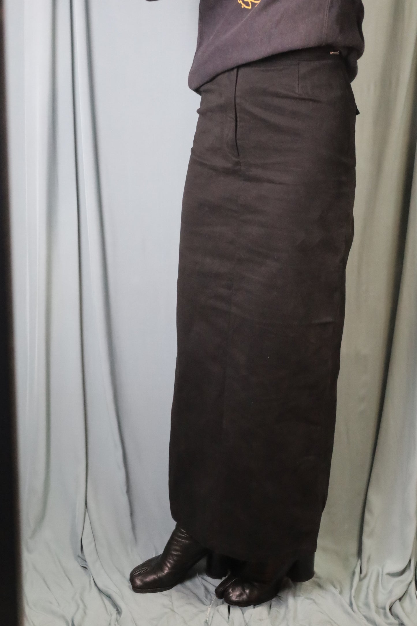 HOWIE SIDE SLIT SKIRT(Black)
