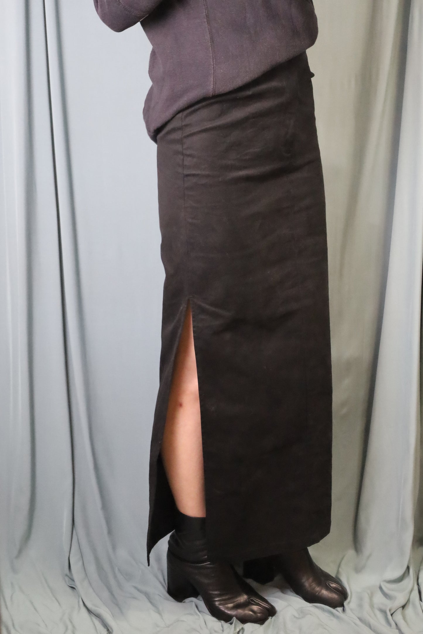 HOWIE SIDE SLIT SKIRT(Black)
