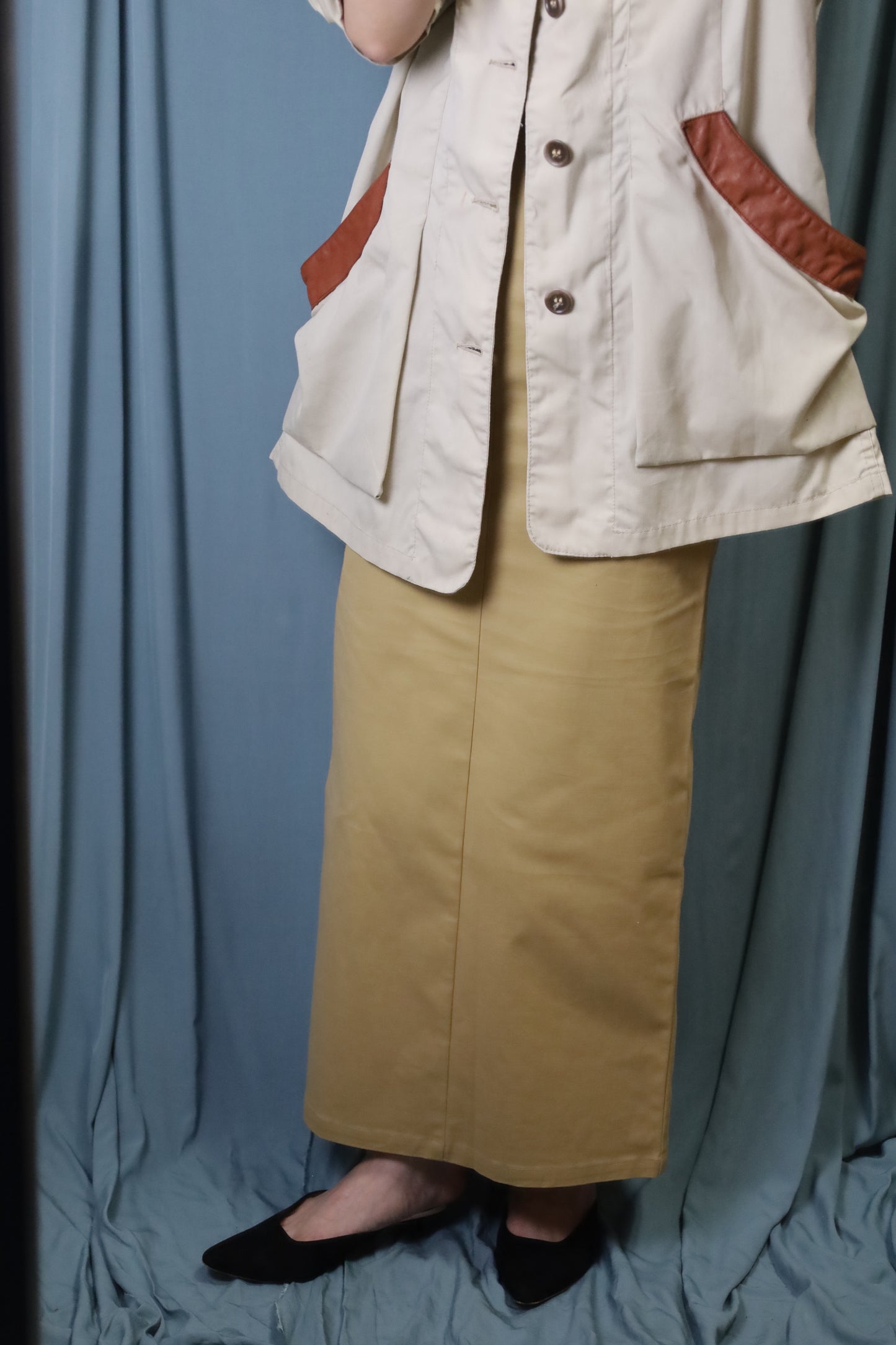 HOWIE SIDE SLIT SKIRT(Beige)