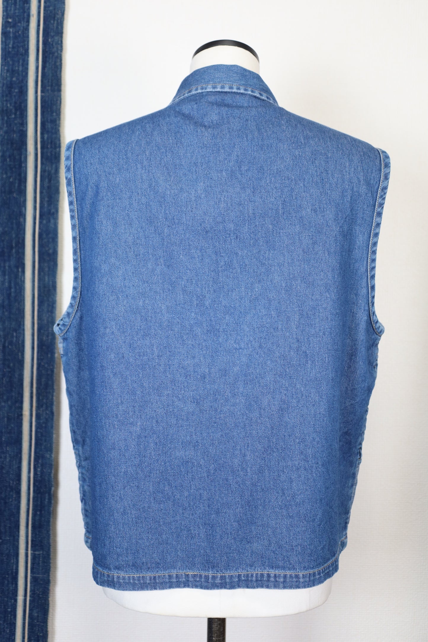 A261 / early2000's dressbarn design denim vest