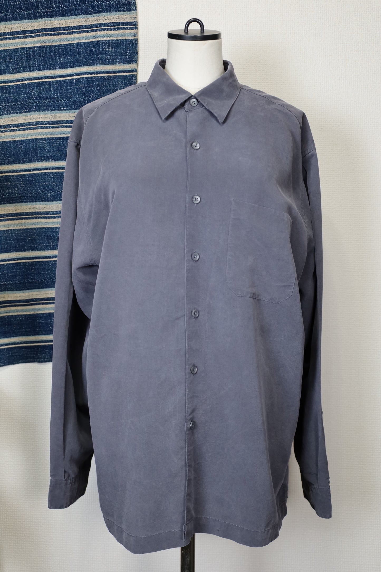 618 / 1990's PERRY ELLIS rayon shirt