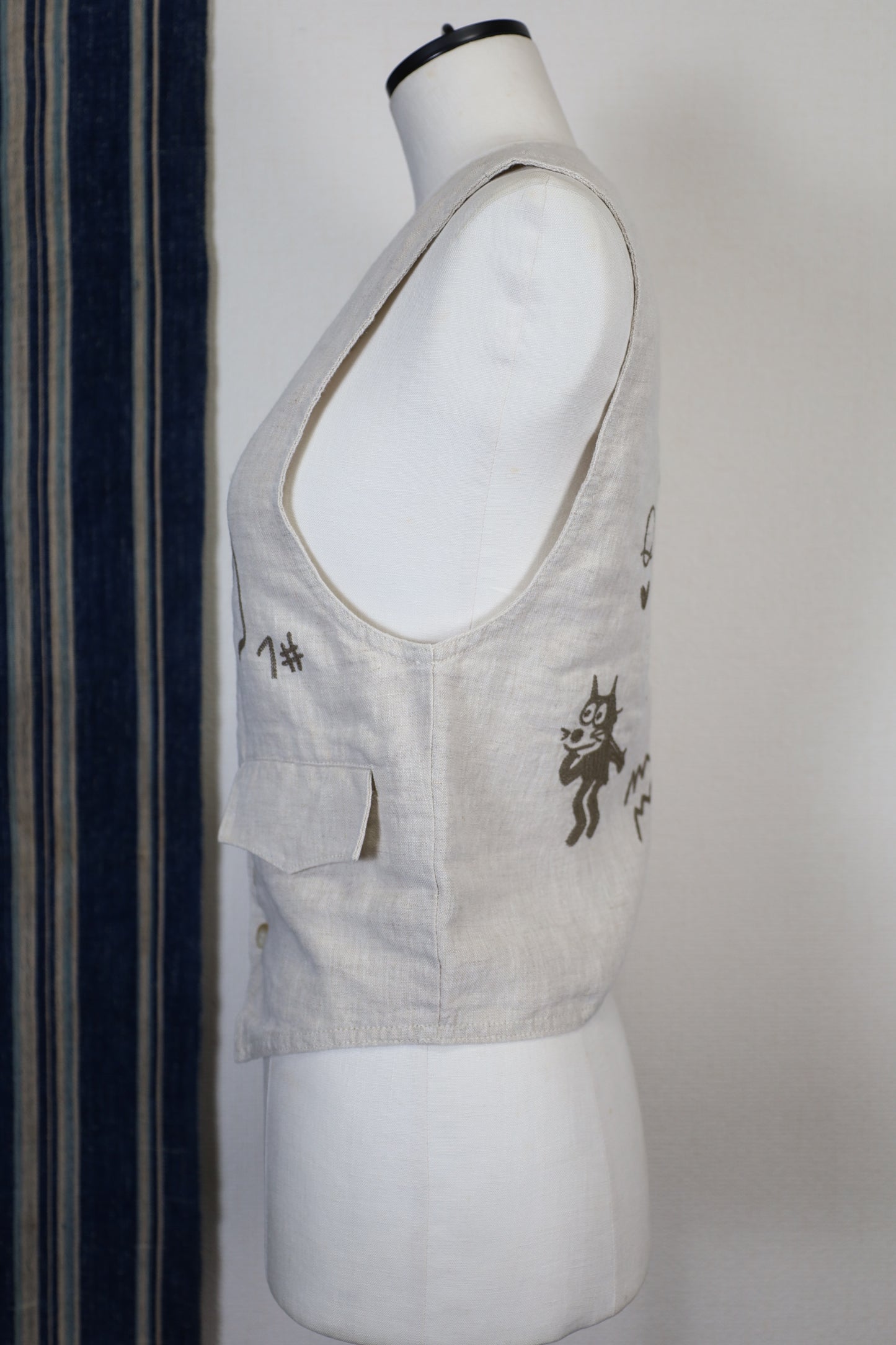 HOWIE embroidery linen vest (beige)