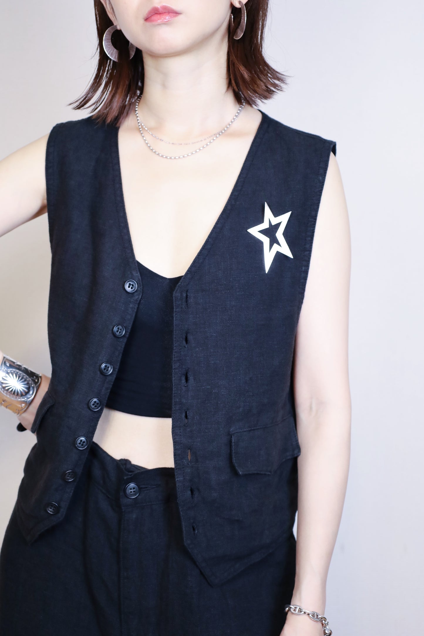 HOWIE linen vest (black)