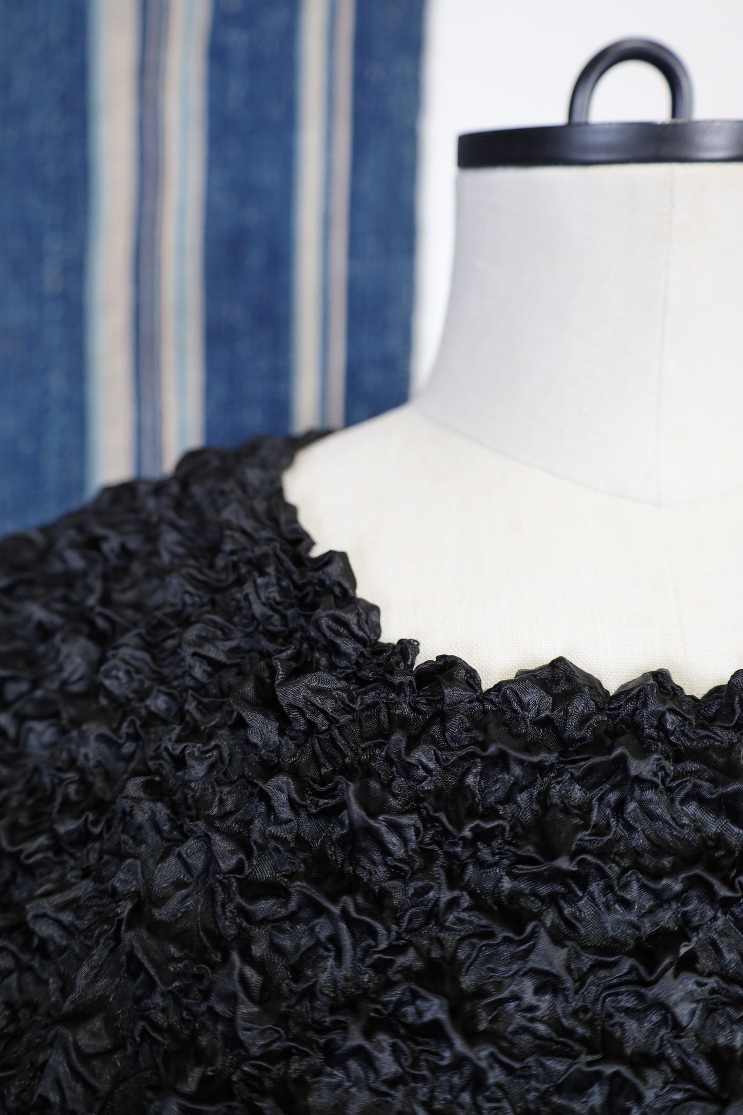 E180 / popcorn knit design Tee