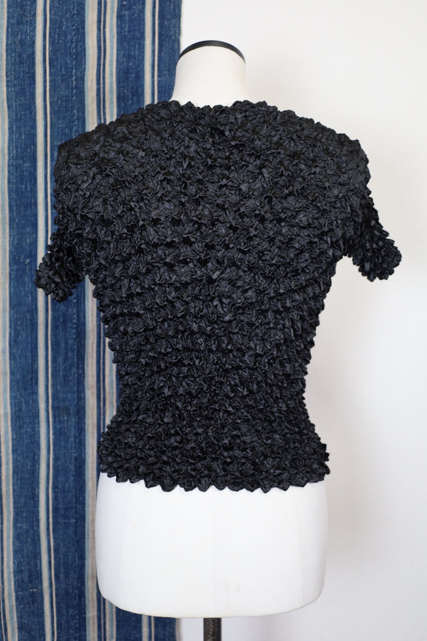 E180 / popcorn knit design Tee