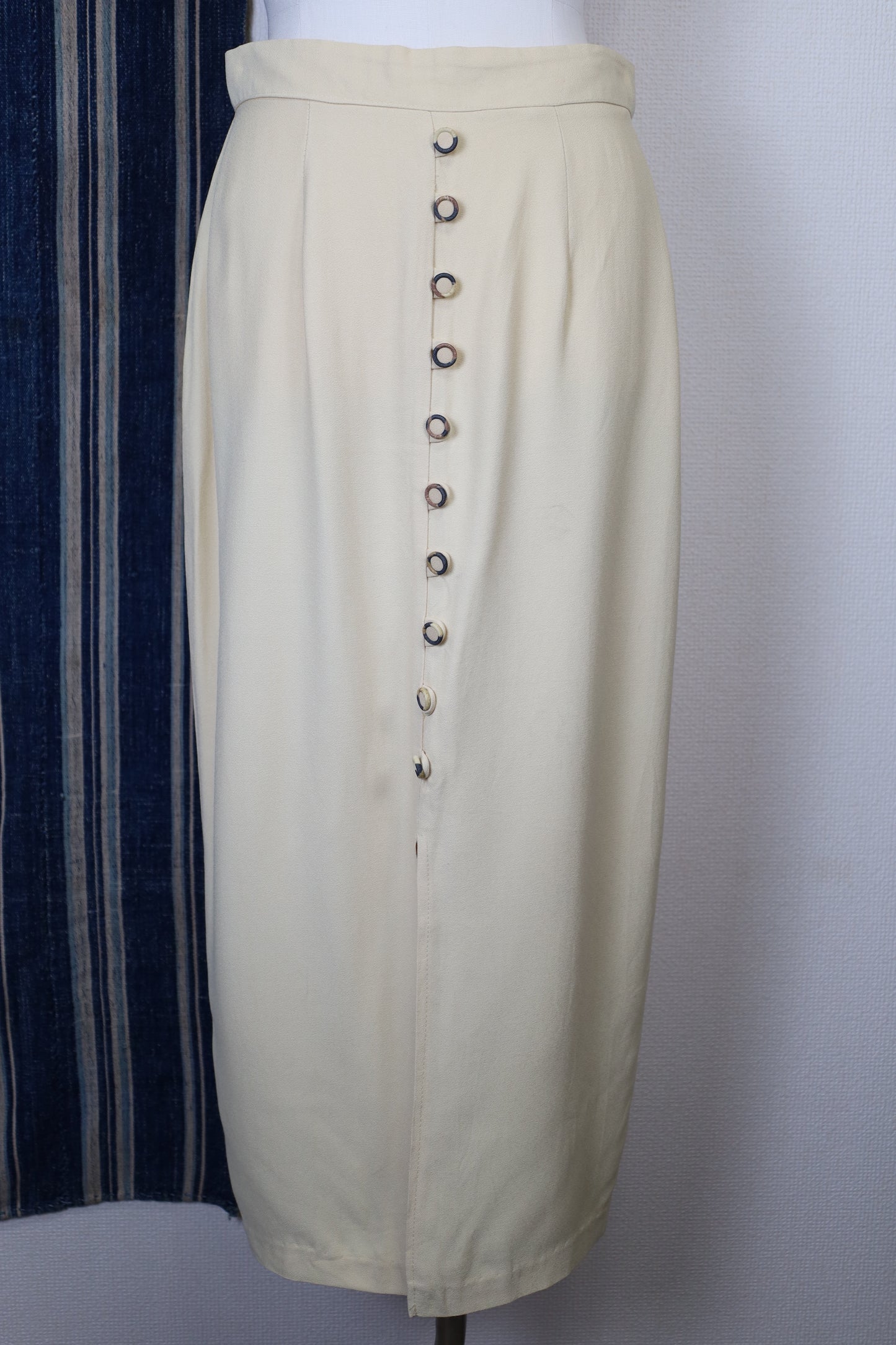 E146 / 1990's OLD Design Skirt