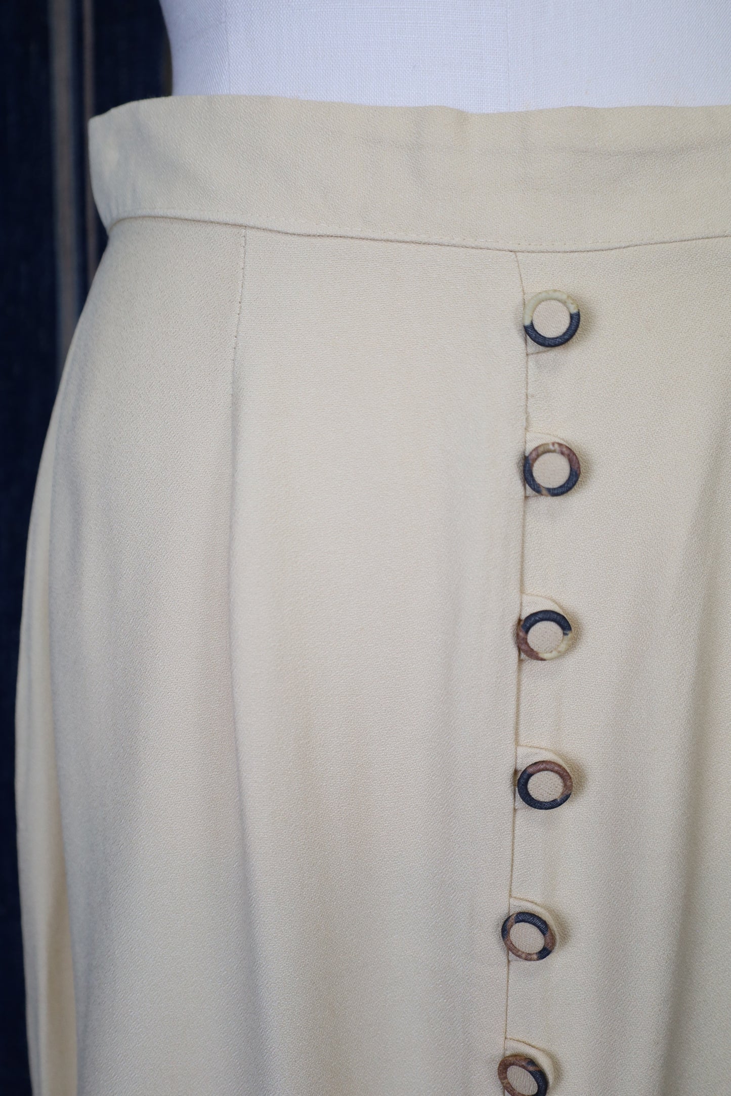 E146 / 1990's OLD Design Skirt