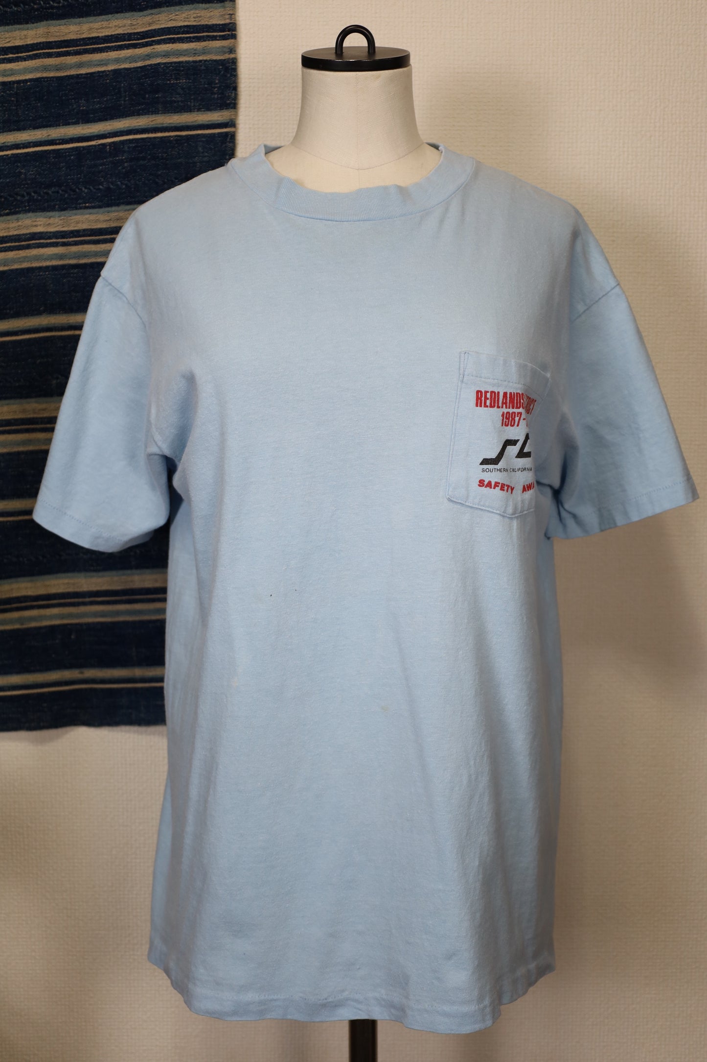 27 / 1980's HANES print tee