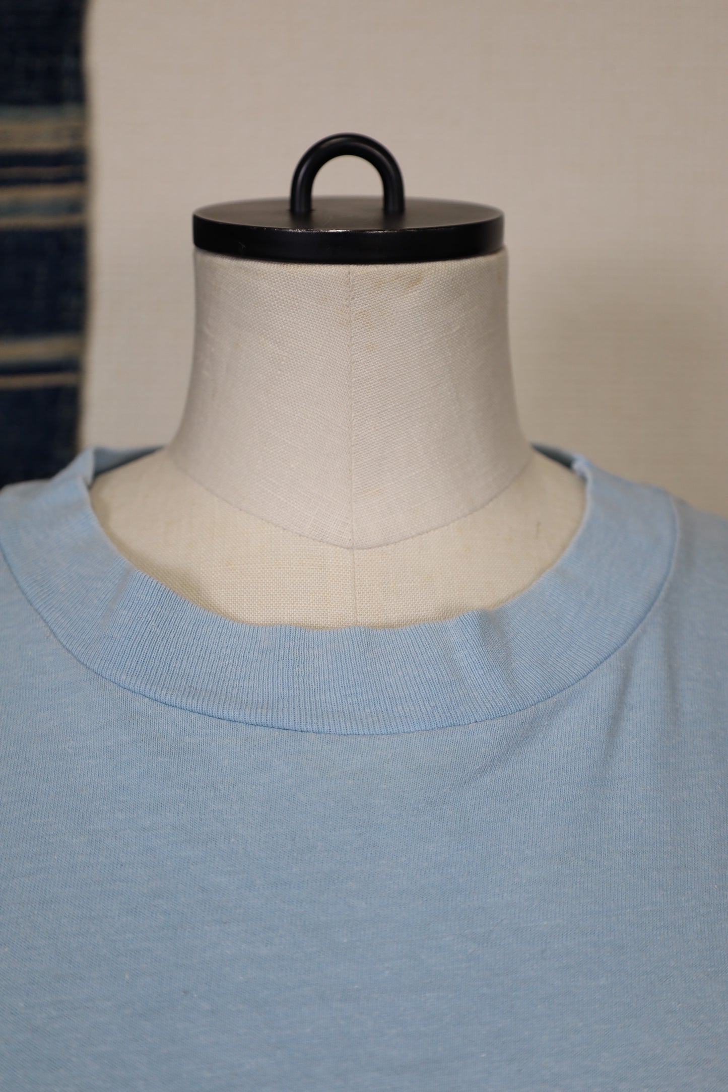 27 / 1980's HANES print tee
