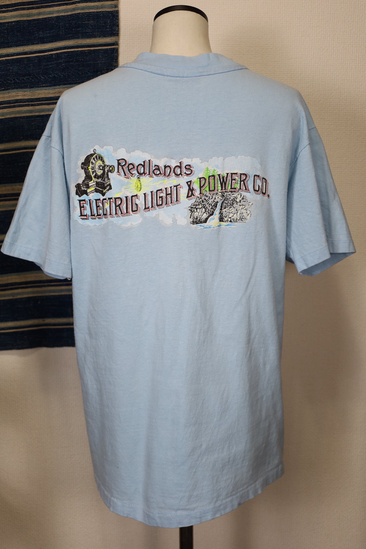 27 / 1980's HANES print tee
