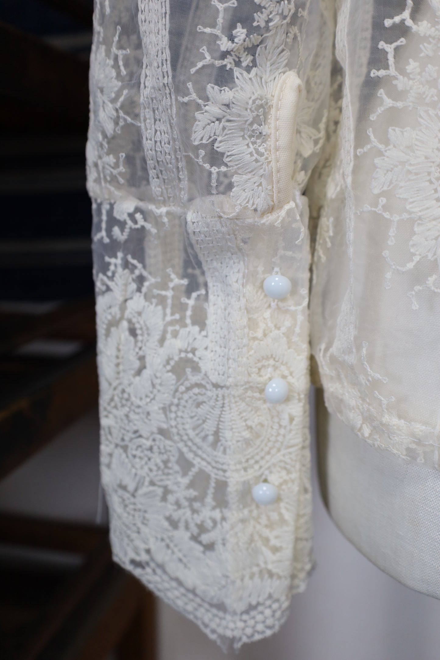 B562 / UNKNOWN lace blouse