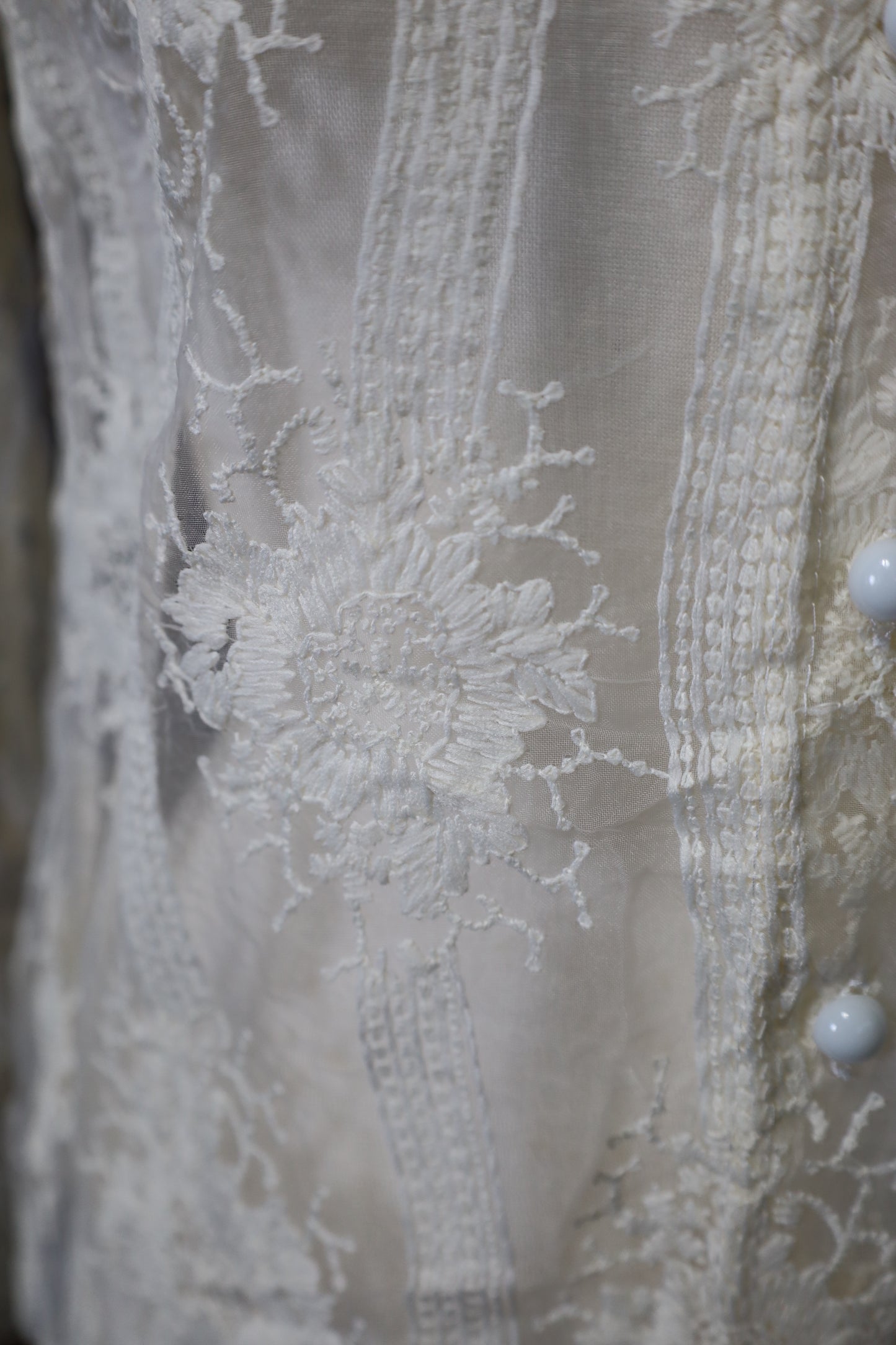 B562 / UNKNOWN lace blouse
