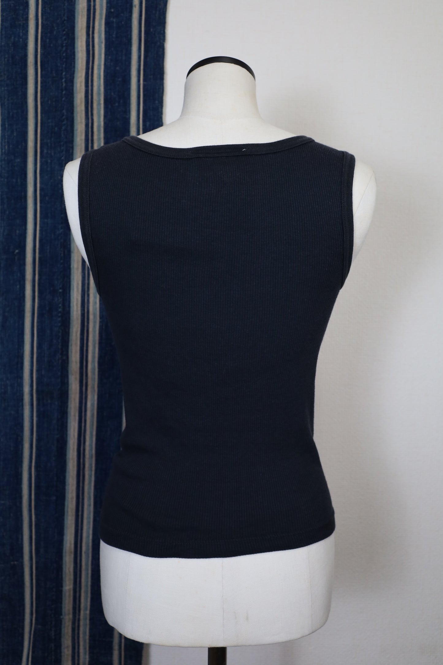 G34 / 1980's OLD The basics Tank top