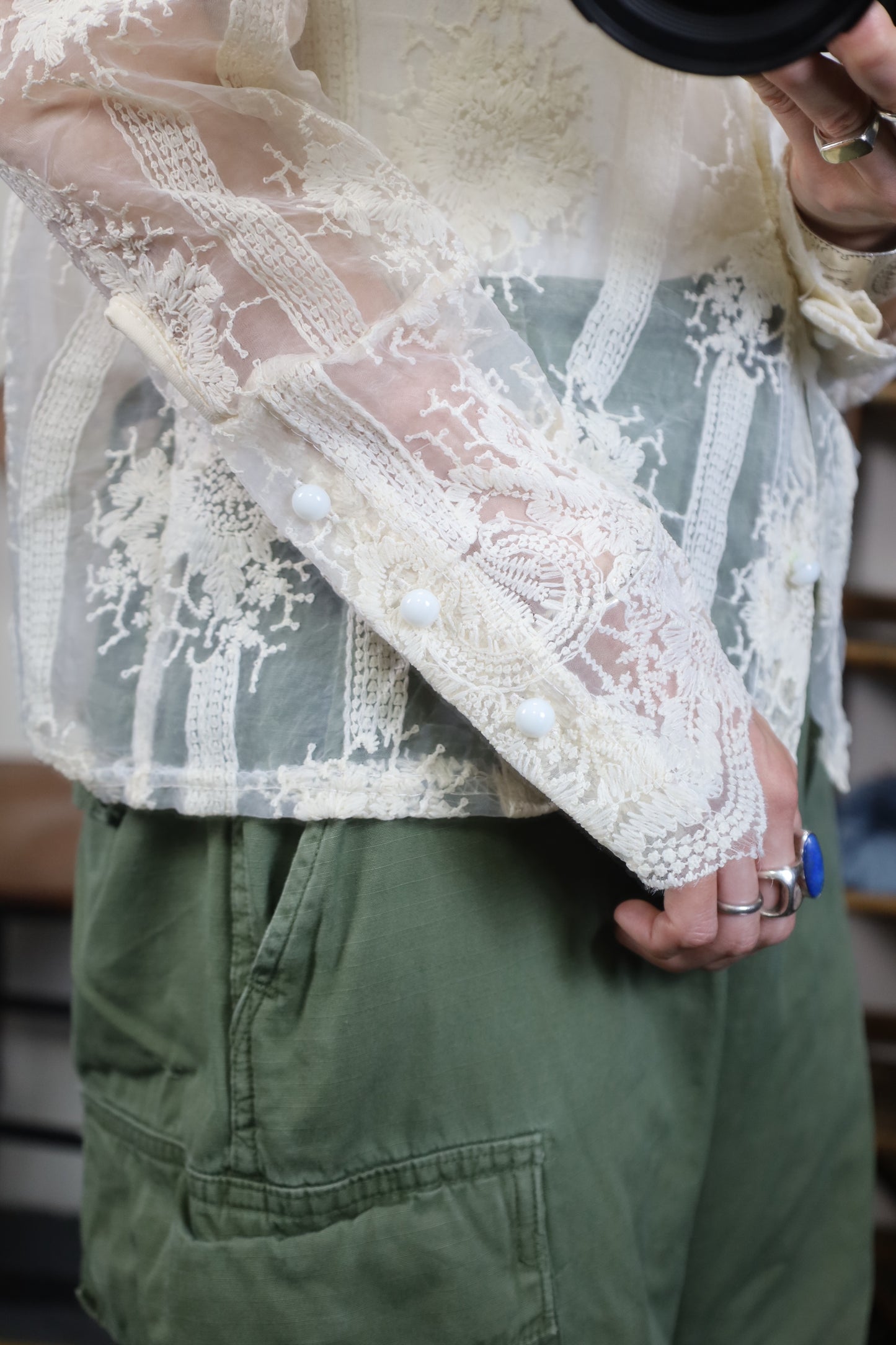 B562 / UNKNOWN lace blouse