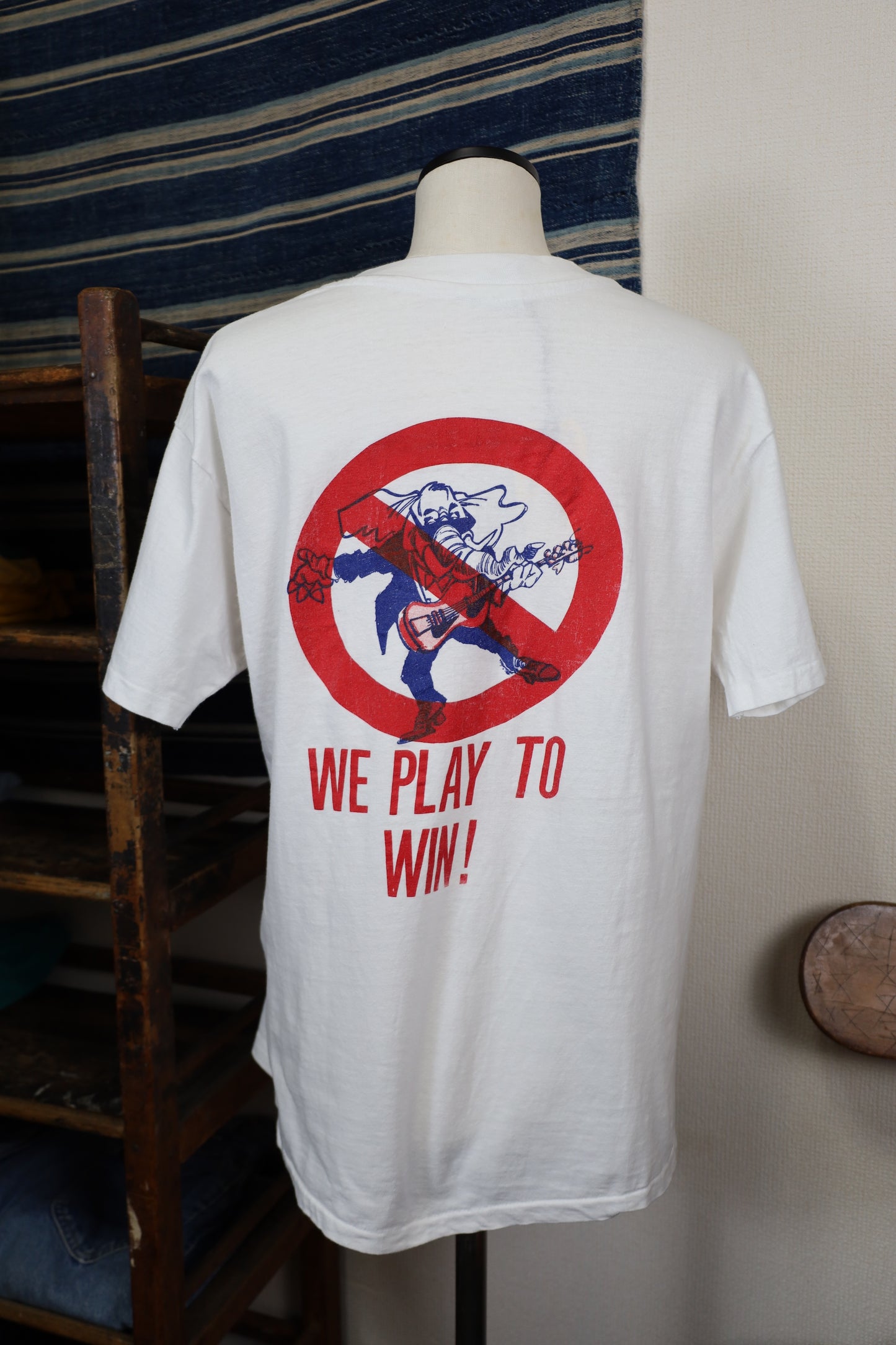B527 / 1980's OLD Hanes DSCC SOFTBALL Print T-Shirt