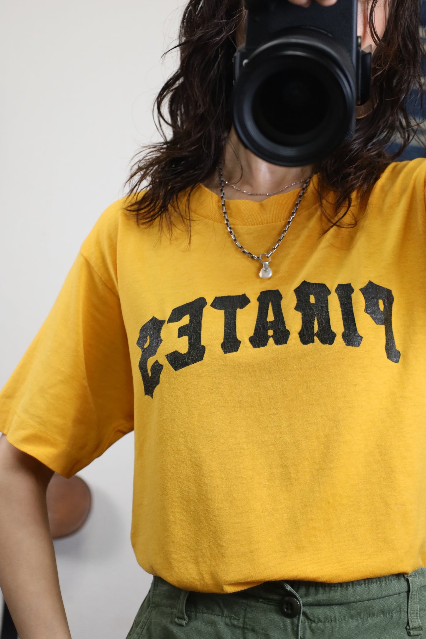 Z155 / 1990's OLD FRUITS OF THE LOOM PIRATES Print T-Shirt