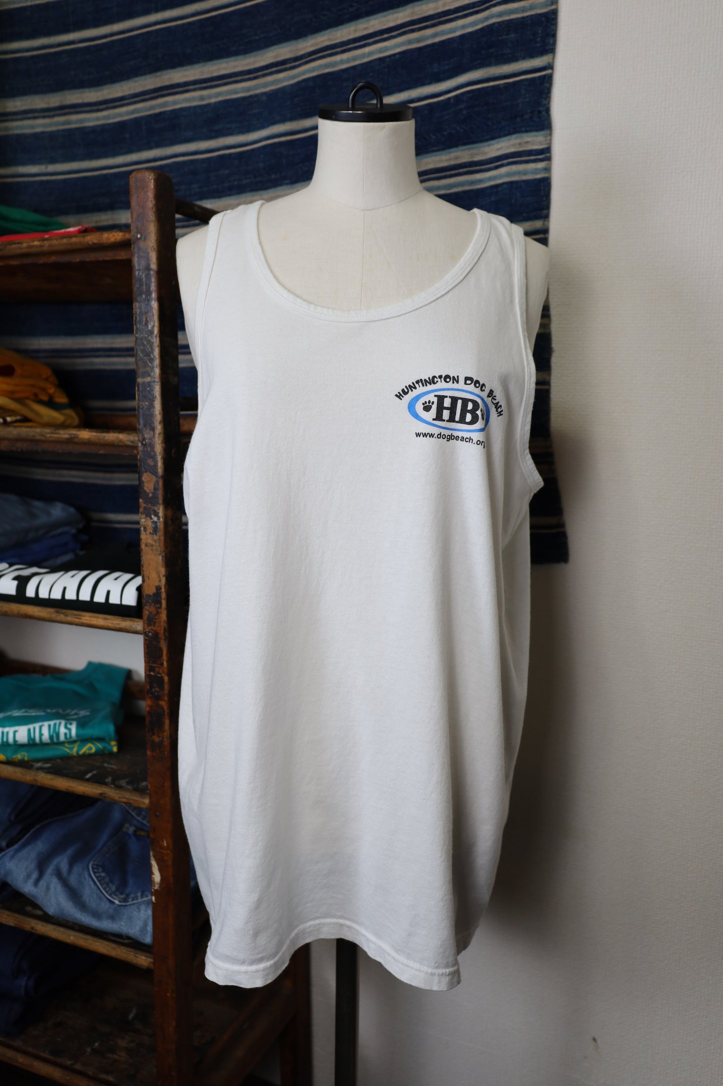 B519 / early2000's anvil DOG BEACH tank top