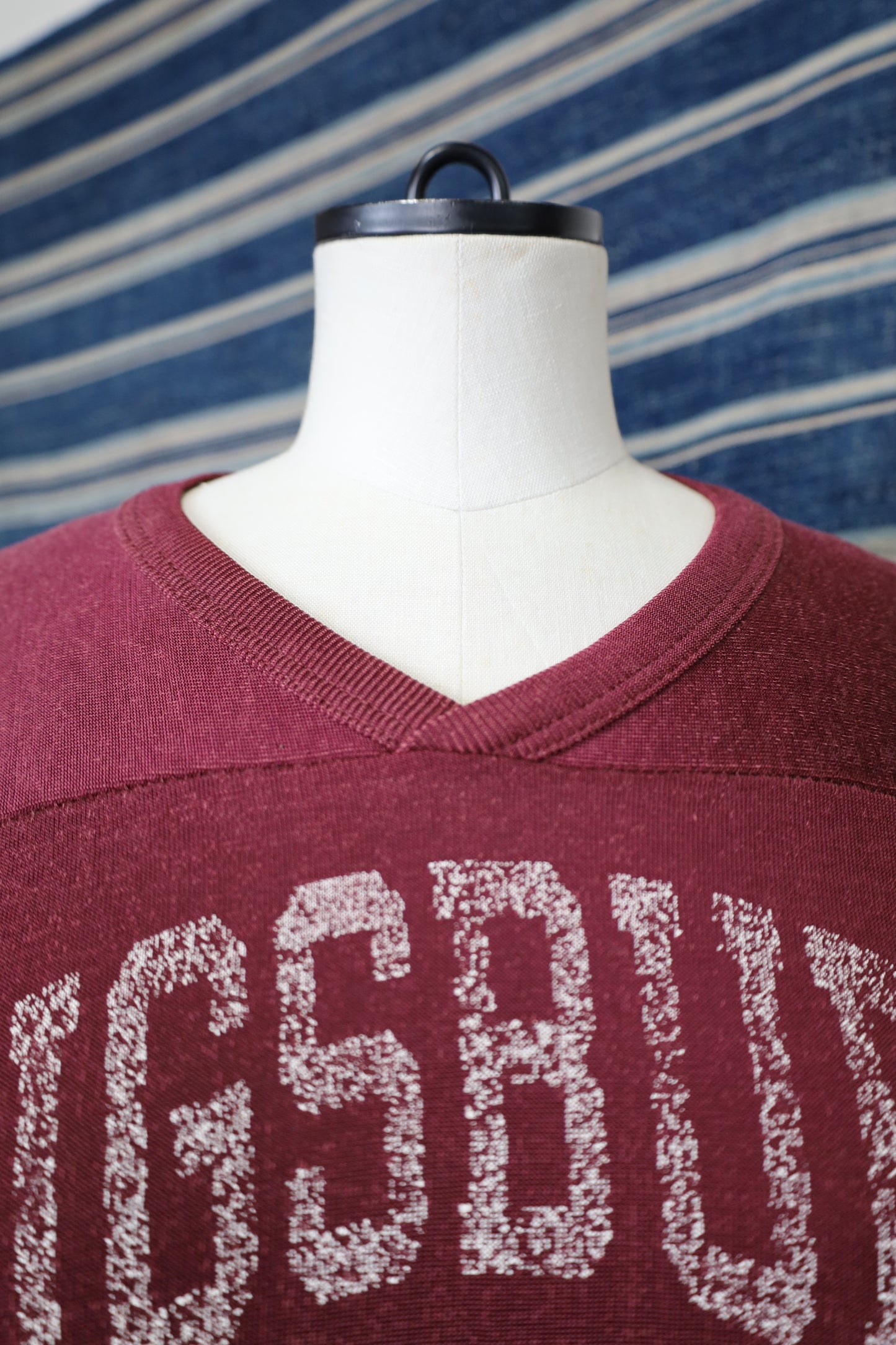 B536 / 1980's champion foot ball tee