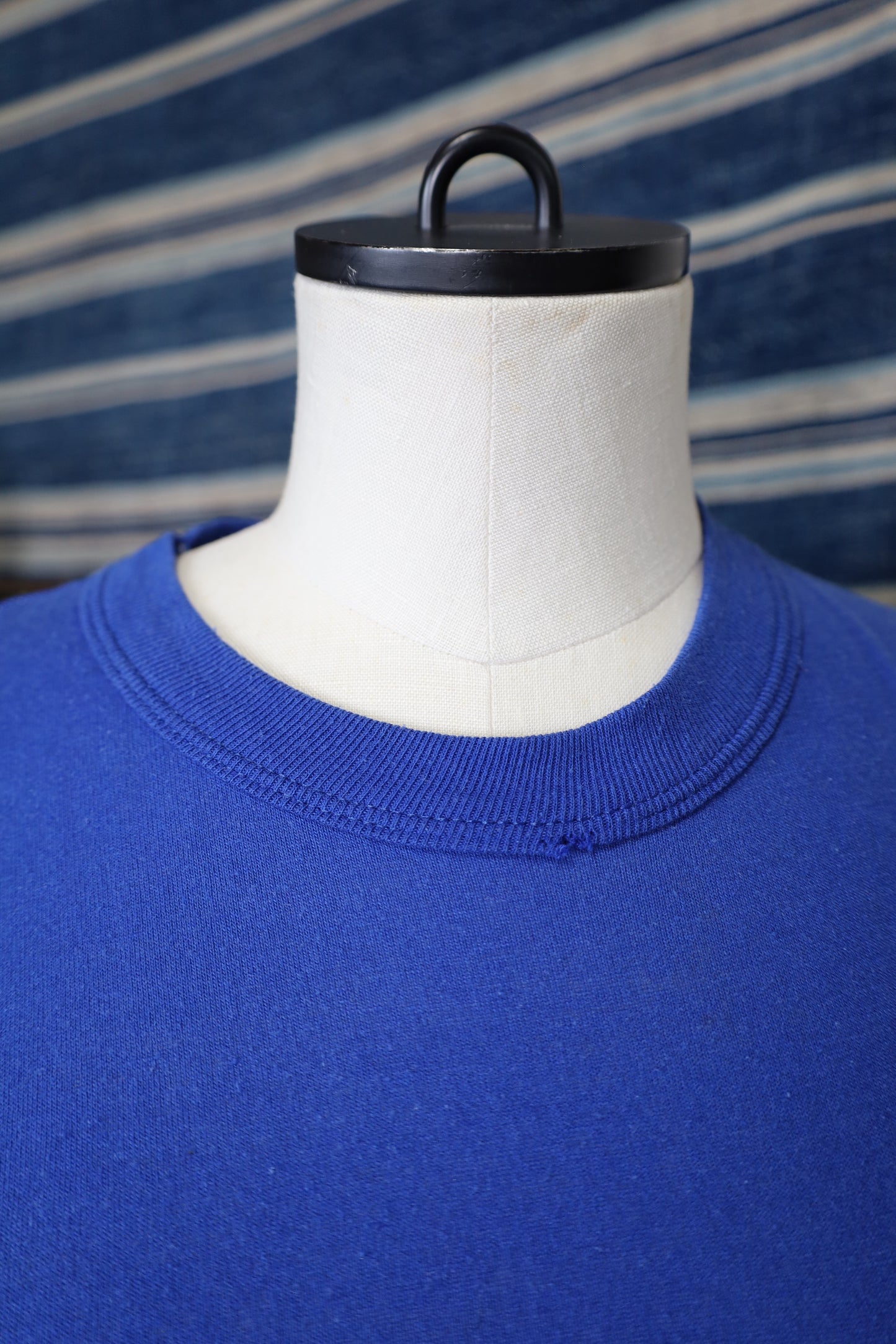 B543 / 1990's RUSSELL ATHLETICE back print tee