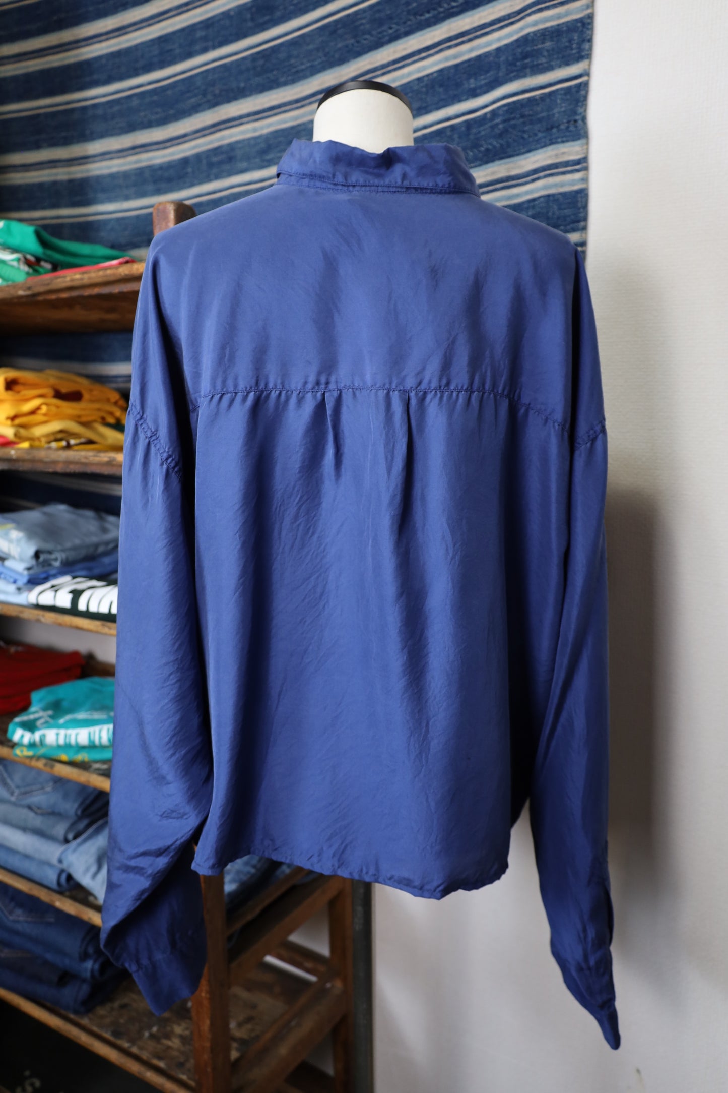 B411 / 1990's UNKNOWN silk shirt