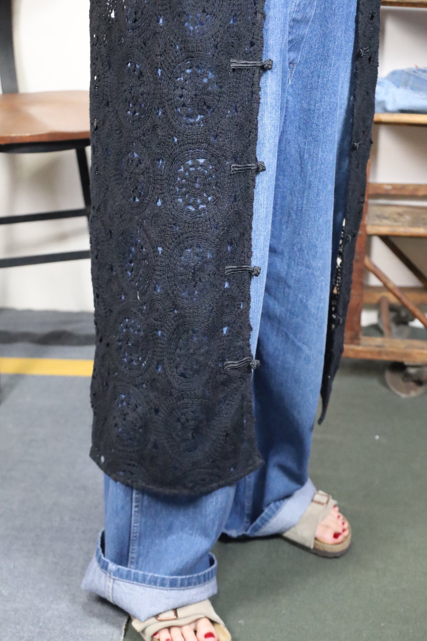 HOWIE LONG CROCHET VEST (Black)