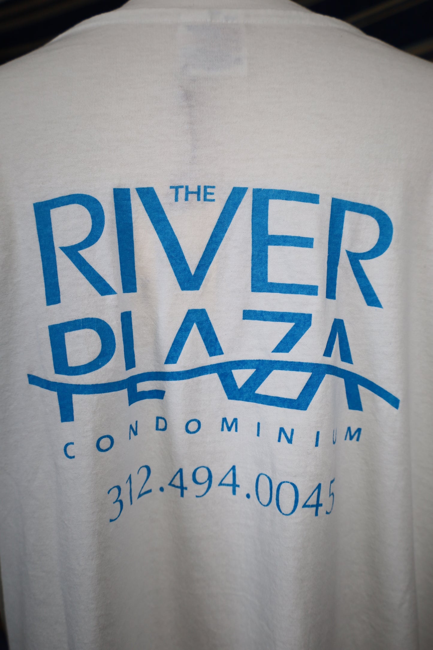 B502 / 1990's Hanes the river plaza tee