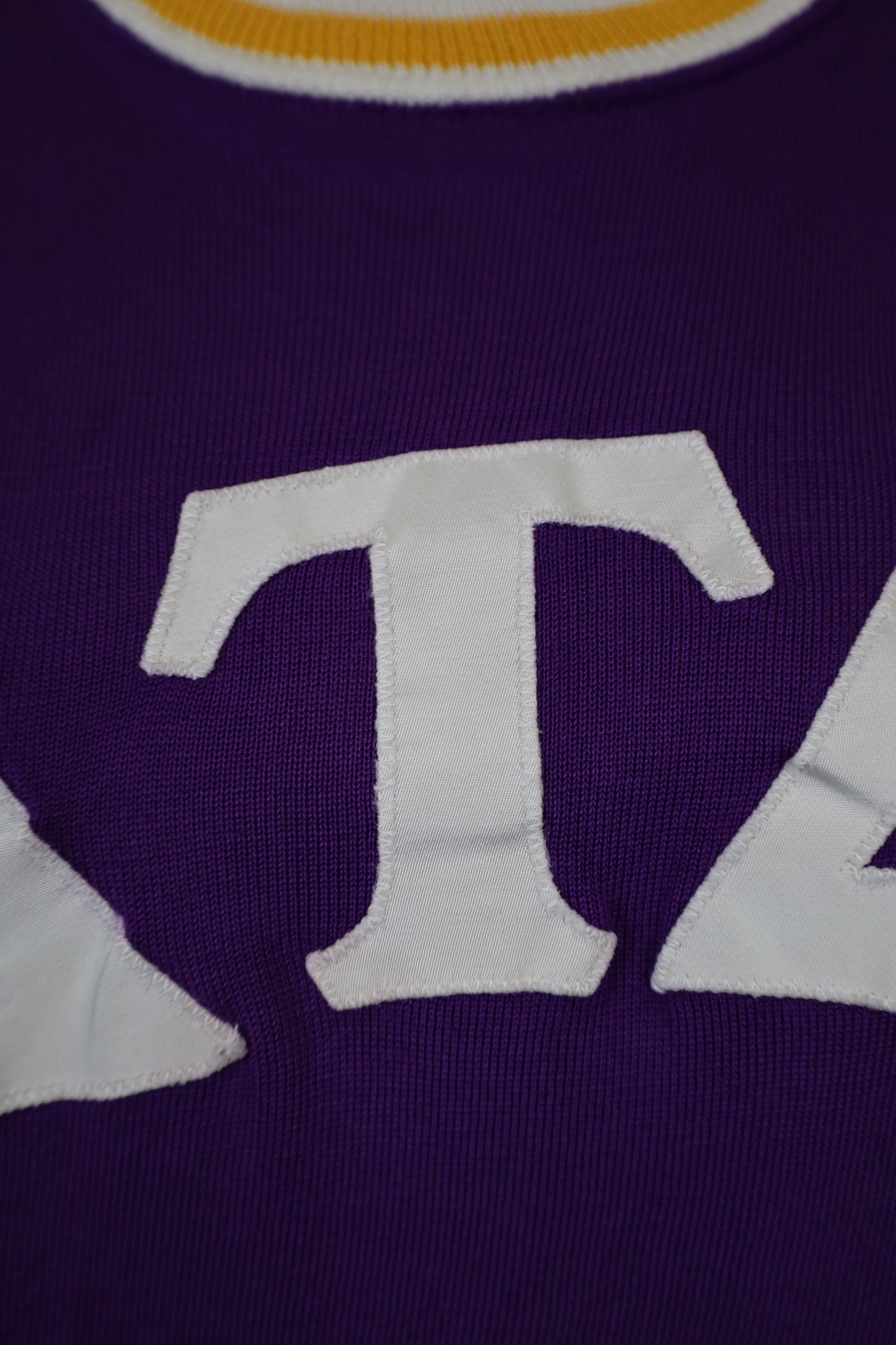 B548 / Vintege ATA football tee