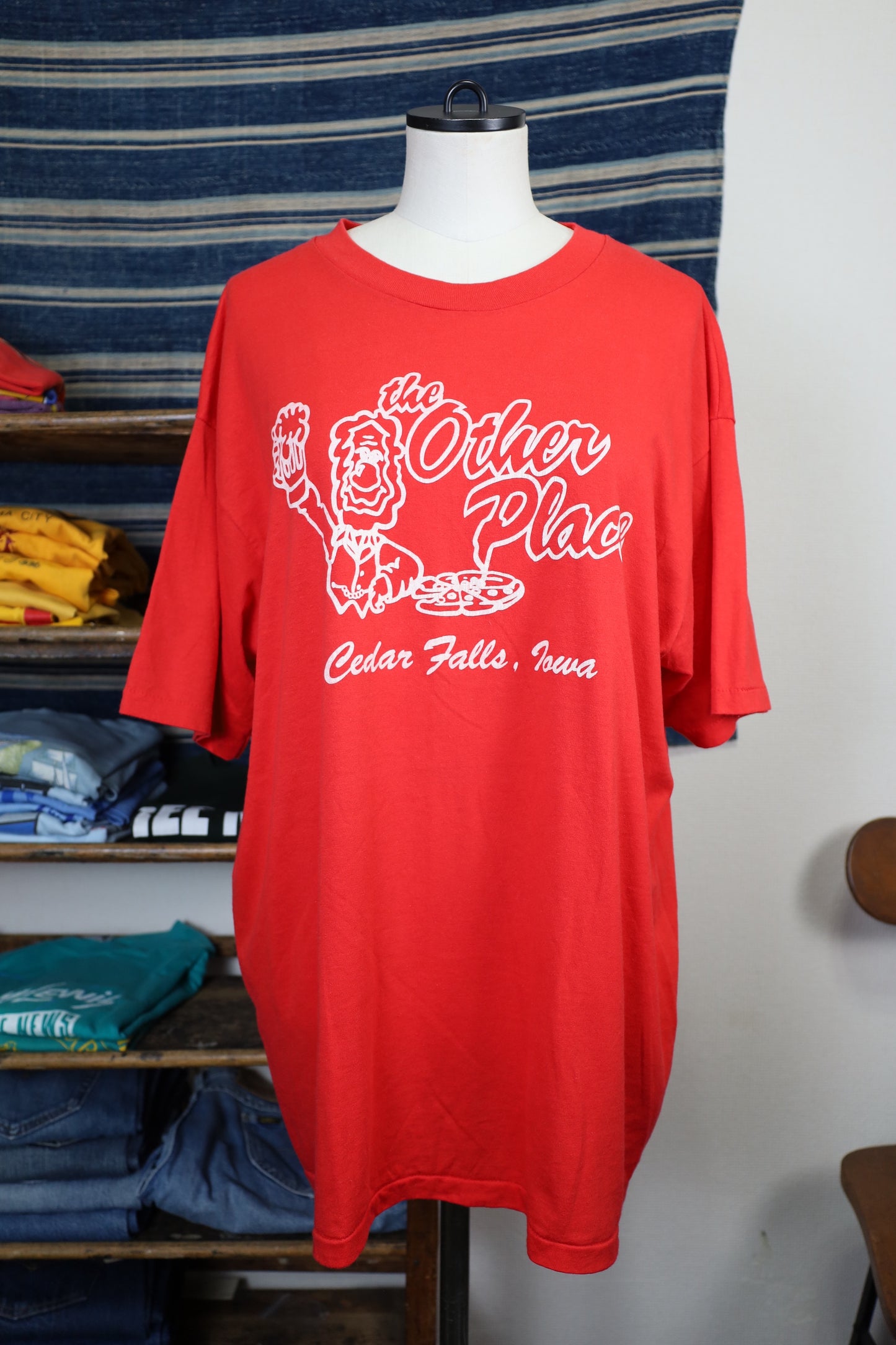 B496 / 1990's HANES print tee