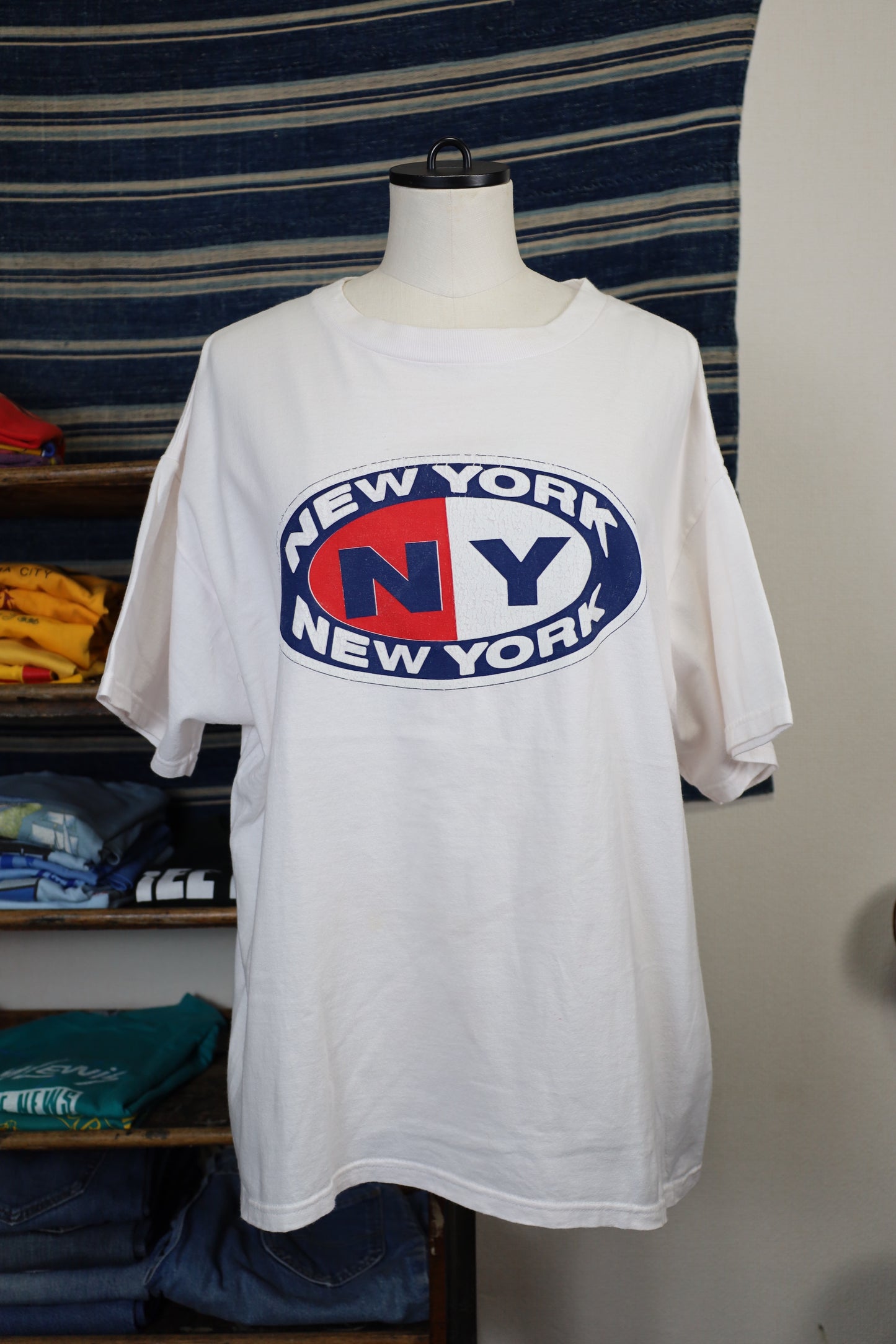 Z674 / 1990's FRUITS OF THE LOOM NEW YORK TEE